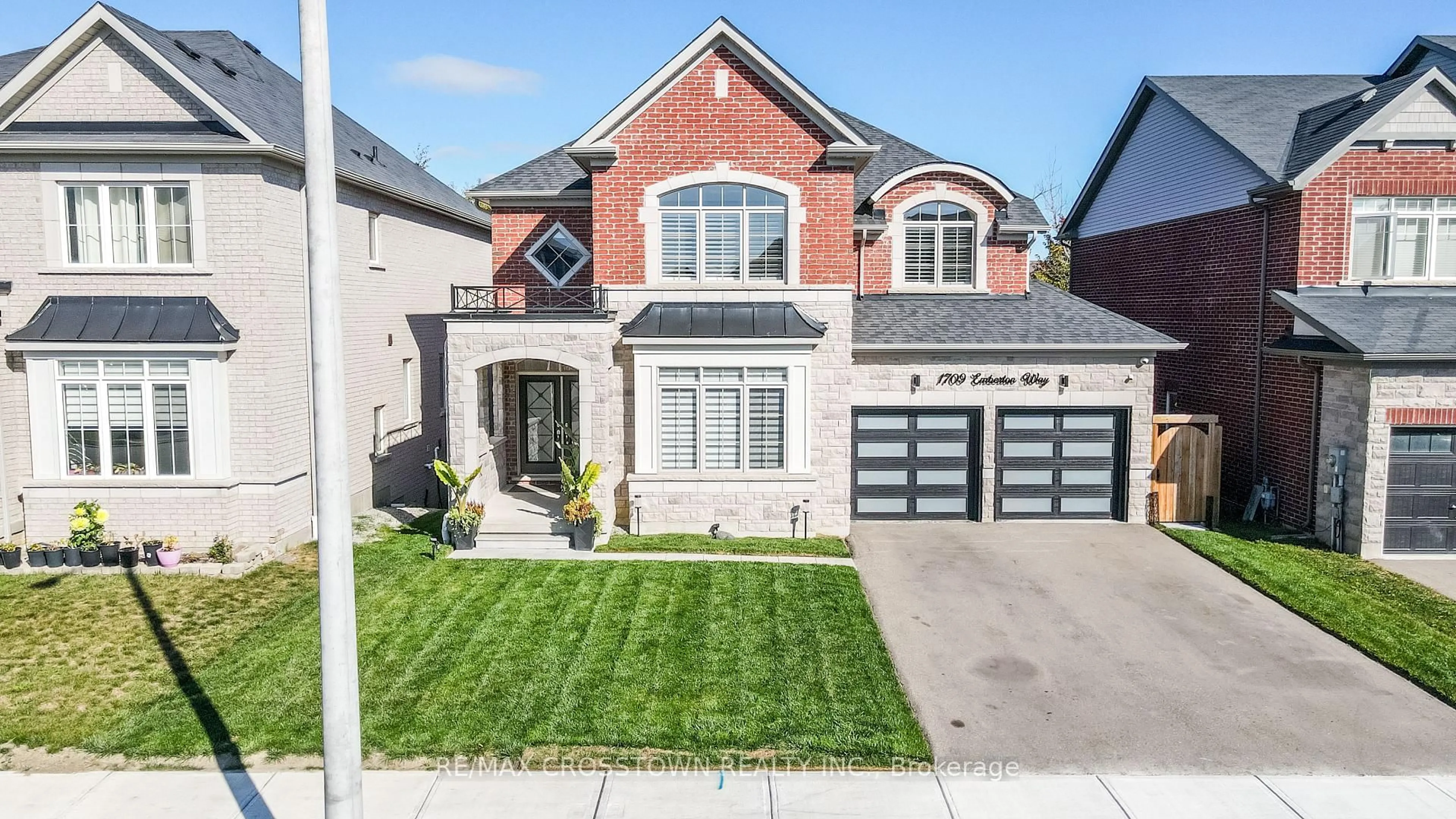 Home with brick exterior material, street for 1709 Emberton Way, Innisfil Ontario L9S 0N4