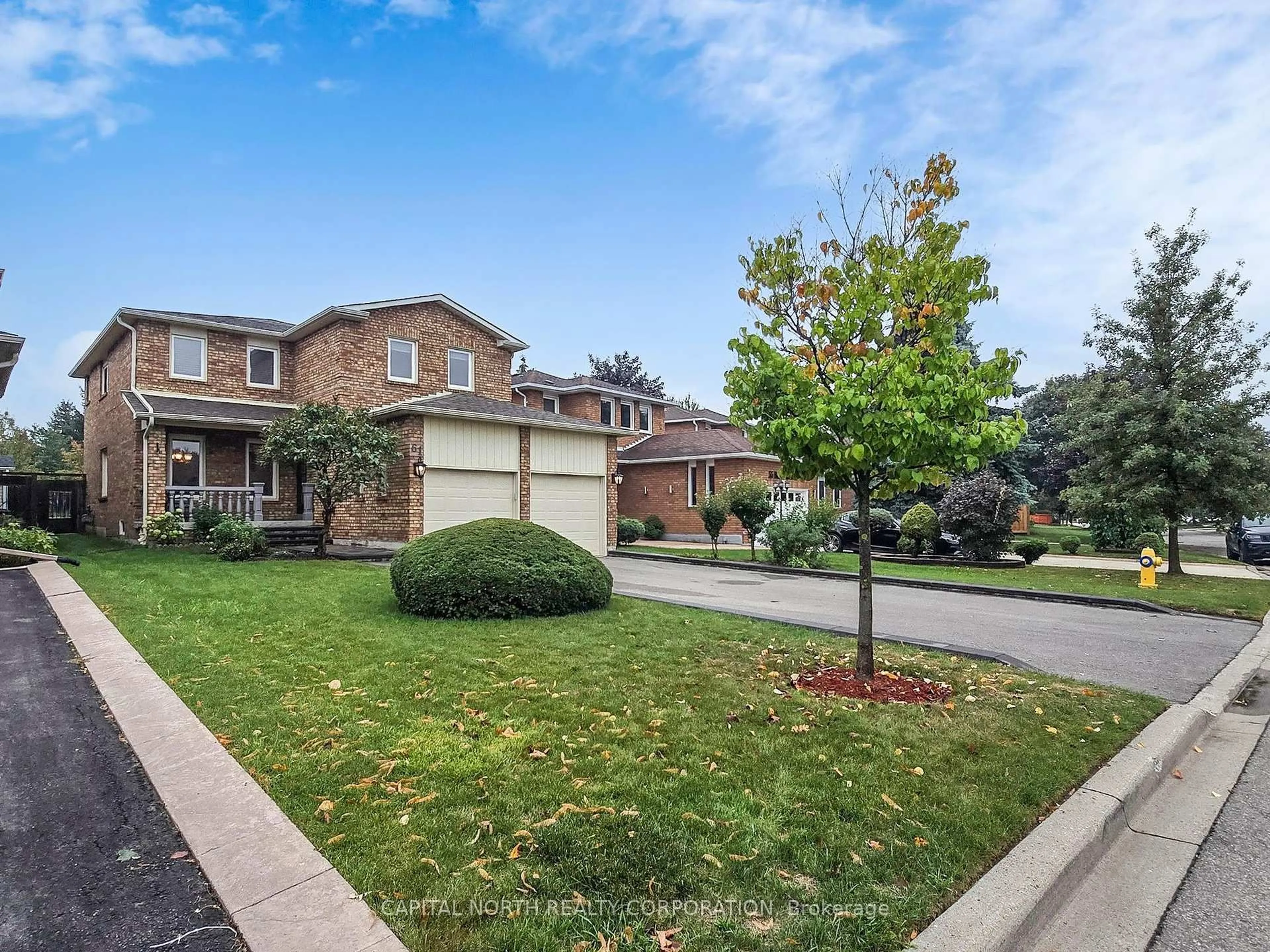 A pic from outside/outdoor area/front of a property/back of a property/a pic from drone, street for 61 Sherbourne Dr, Vaughan Ontario L6A 1H1