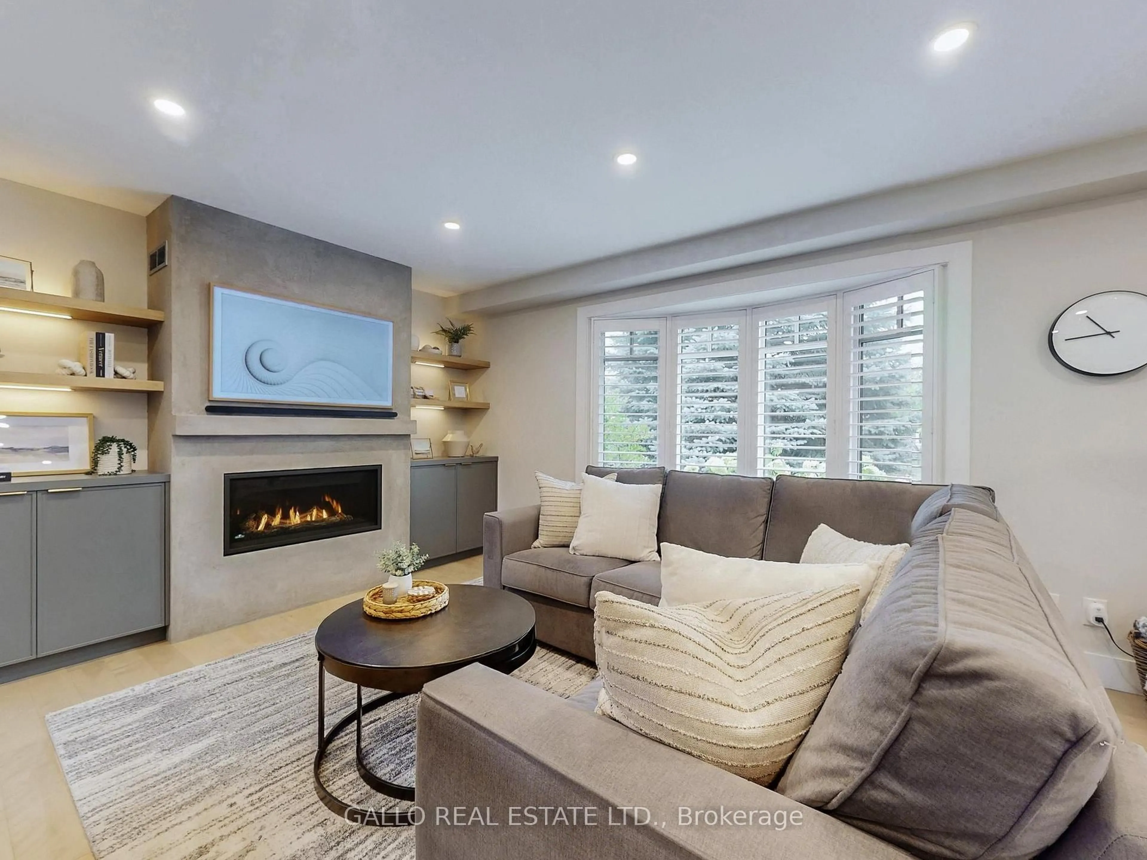 Living room with furniture, unknown for 17 Sir Caradoc Pl, Markham Ontario L3P 2X5