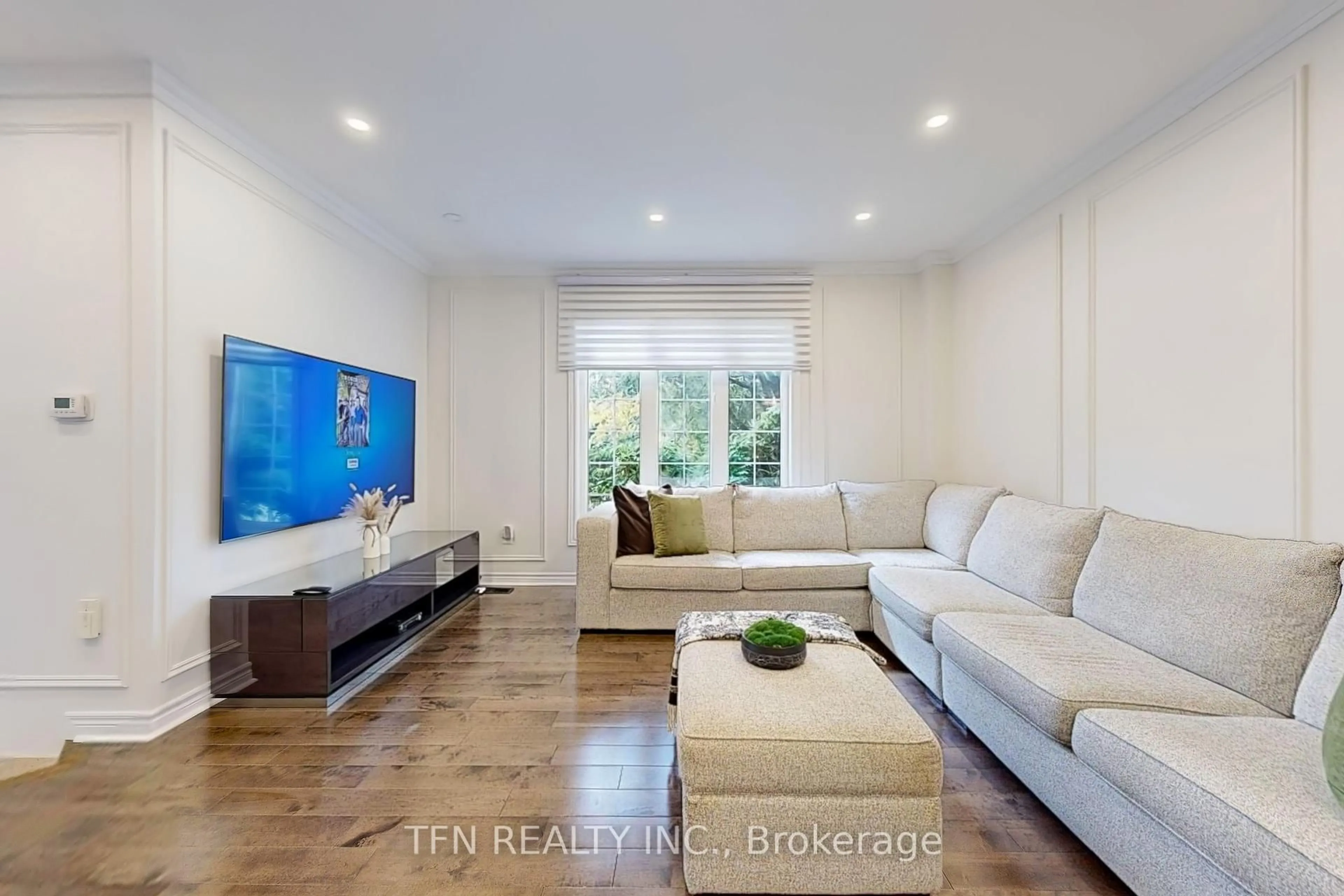 Living room with furniture, unknown for 177 Bentoak Cres, Vaughan Ontario L4J 8T4
