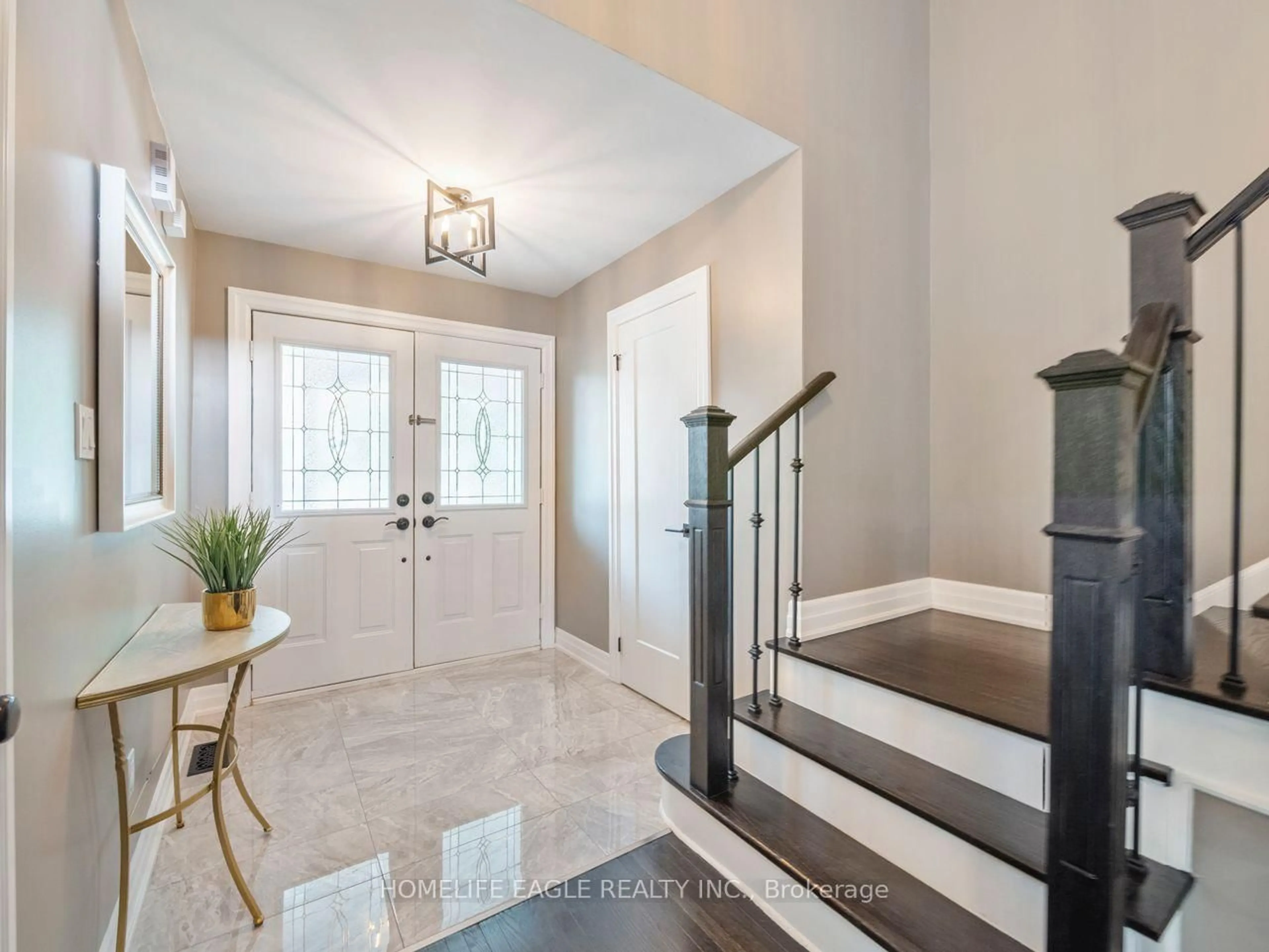 Indoor entryway for 9 Marbella Rd, Vaughan Ontario L4H 1M3
