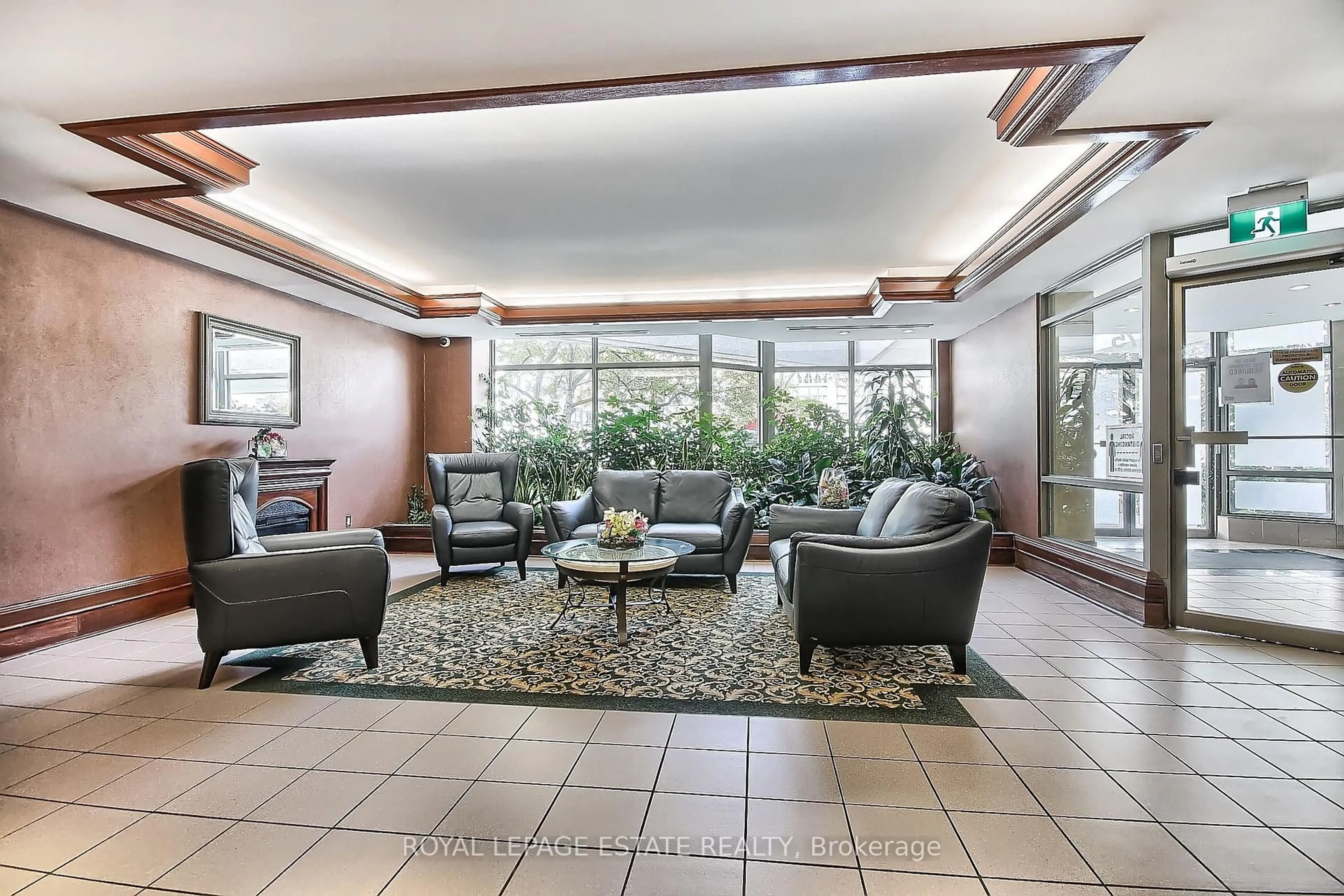 Lobby for 175 Cedar Ave Ave #407, Richmond Hill Ontario L4C 9V3