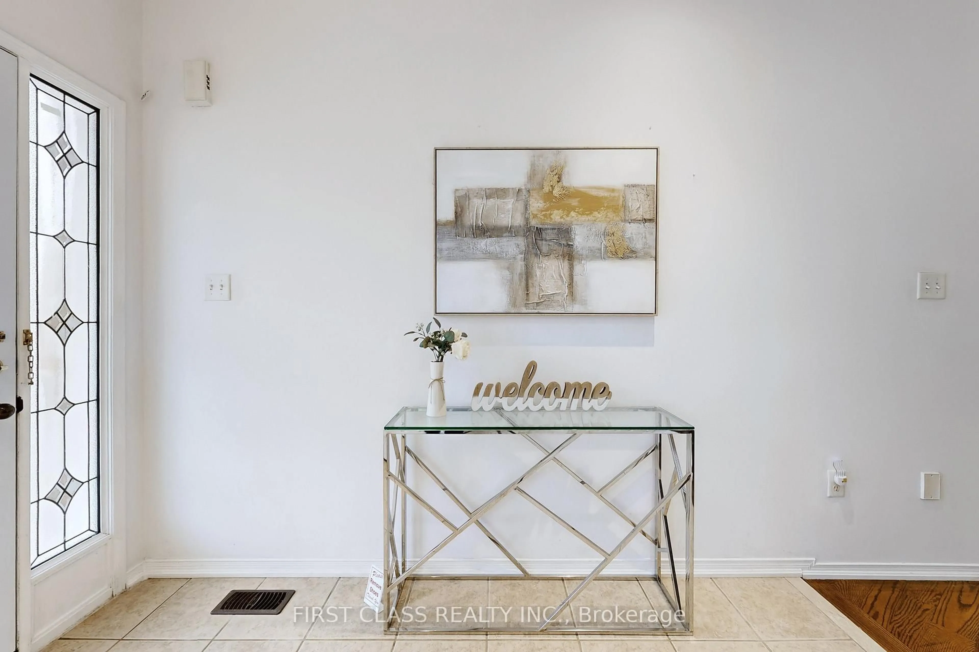 Indoor entryway for 79 Carnoustie Cres, Richmond Hill Ontario L4E 0A1