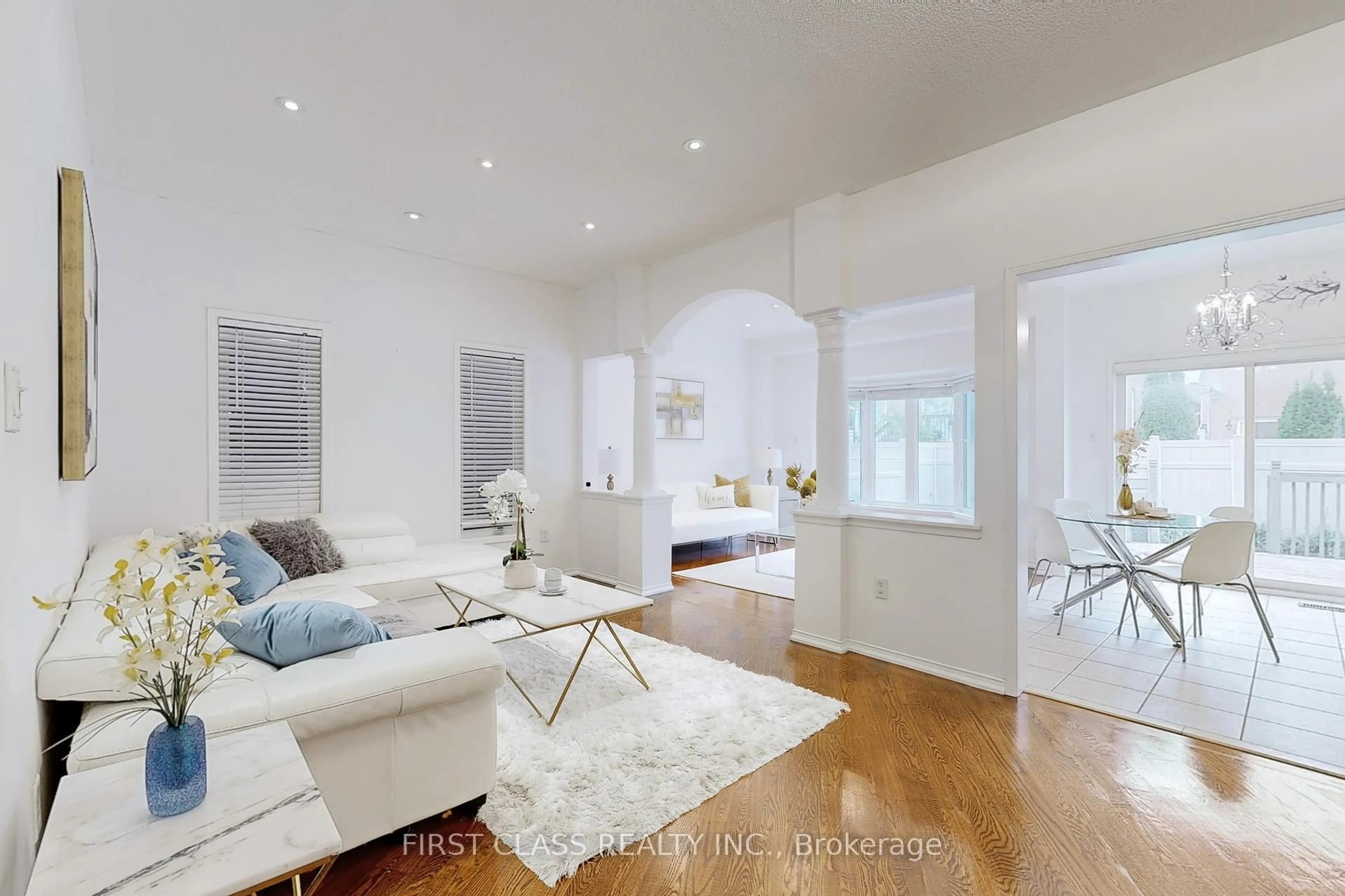 Living room with furniture, unknown for 79 Carnoustie Cres, Richmond Hill Ontario L4E 0A1