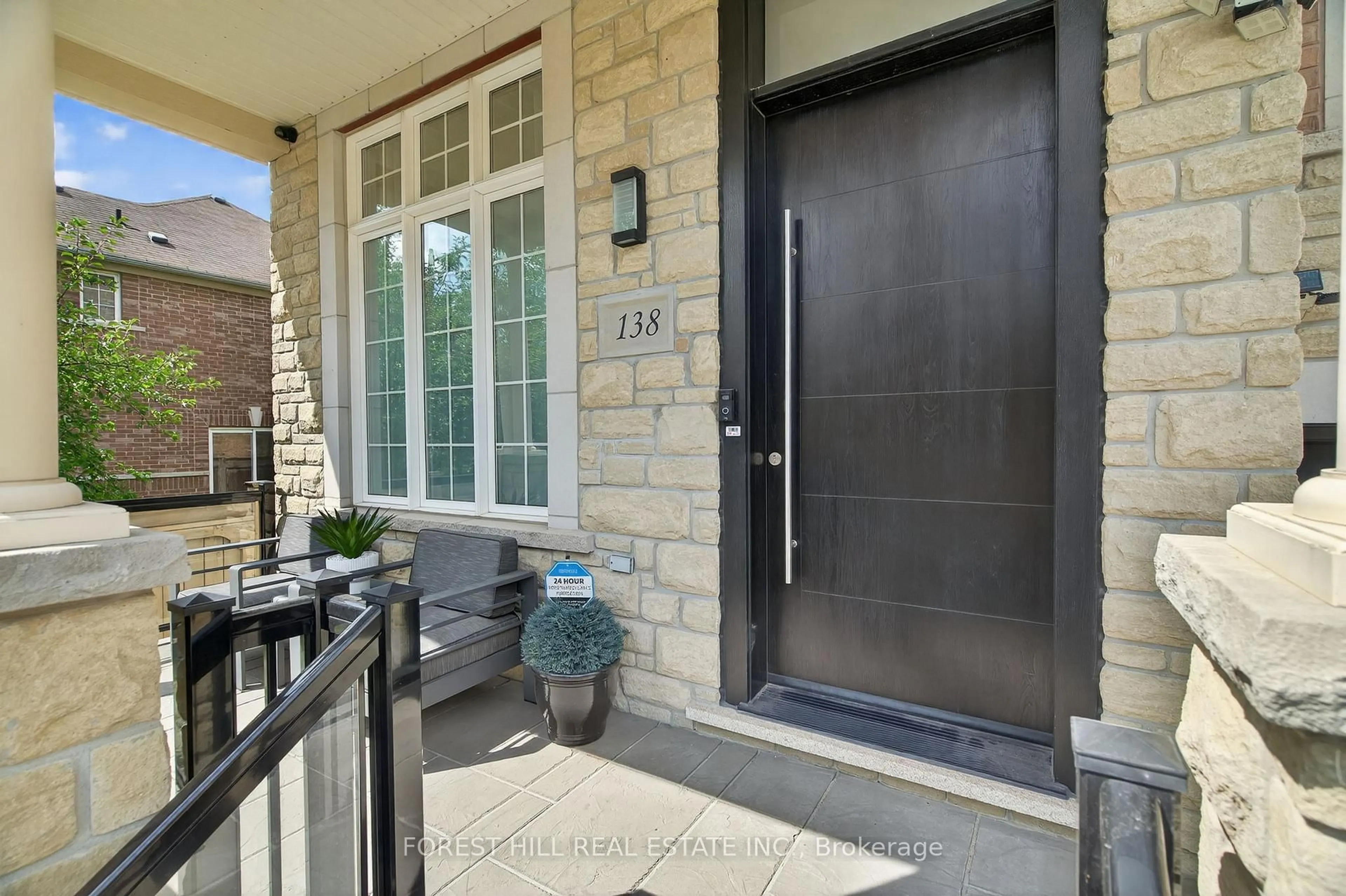Indoor entryway for 138 Lebovic Campus Dr, Vaughan Ontario L6A 4M1