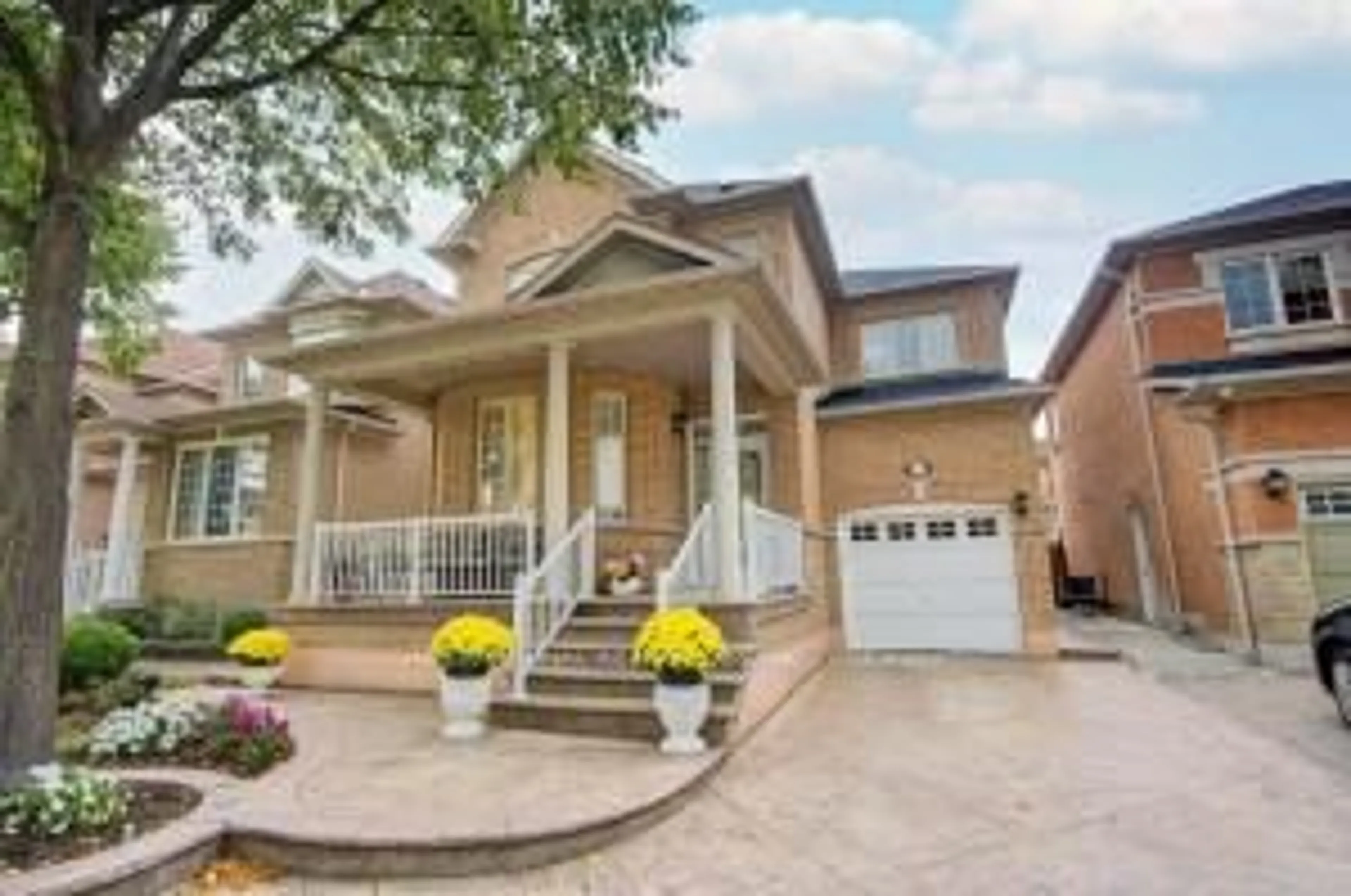 Home with brick exterior material, street for 77 Saint James Ave, Vaughan Ontario L4H 3E8