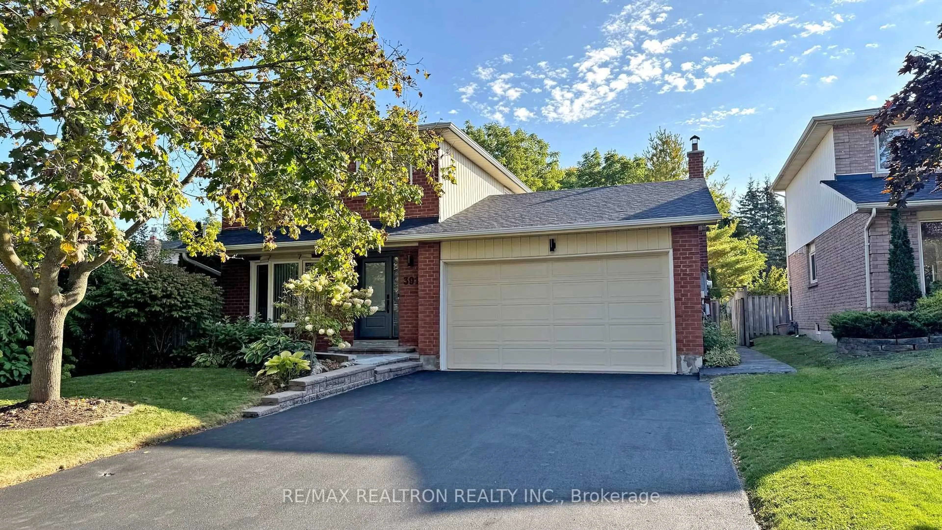 Home with brick exterior material, street for 391 Ashworth Dr, Newmarket Ontario L3Y 6T7
