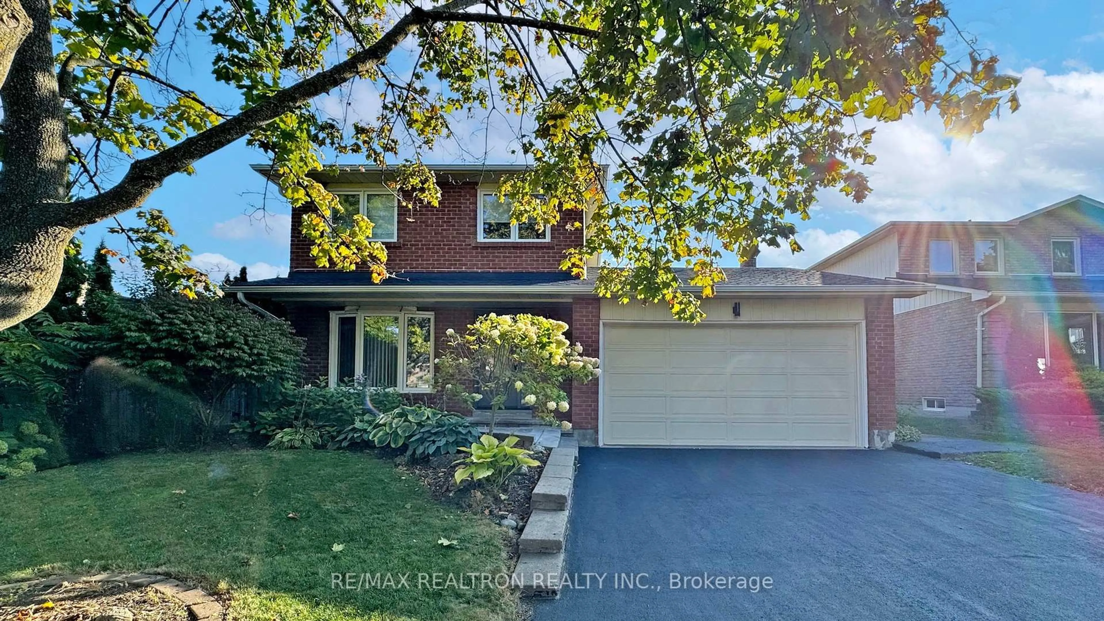 Home with brick exterior material, street for 391 Ashworth Dr, Newmarket Ontario L3Y 6T7