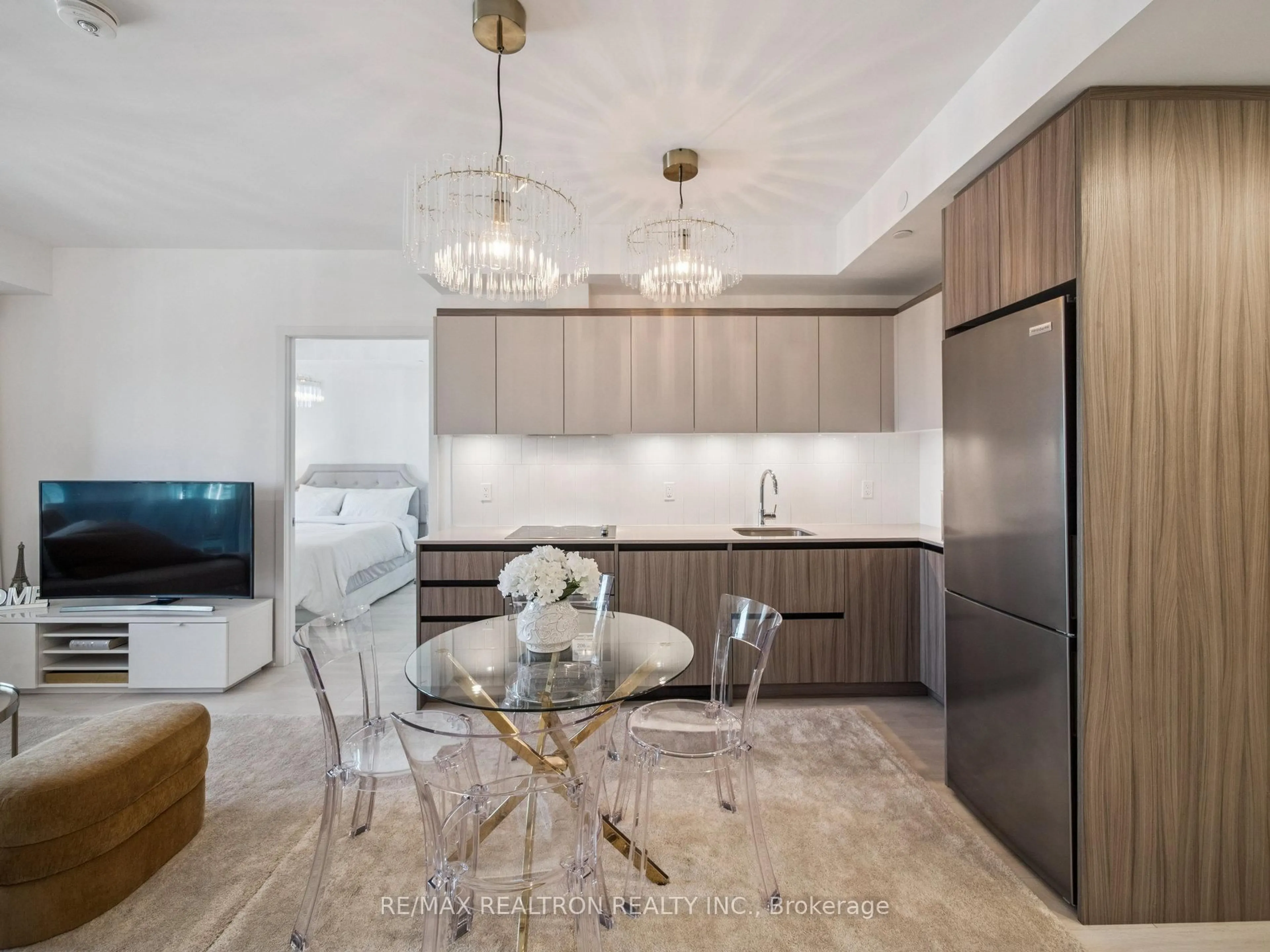 Contemporary kitchen, unknown for 7950 Bathurst St #1802, Vaughan Ontario L4J 0L4