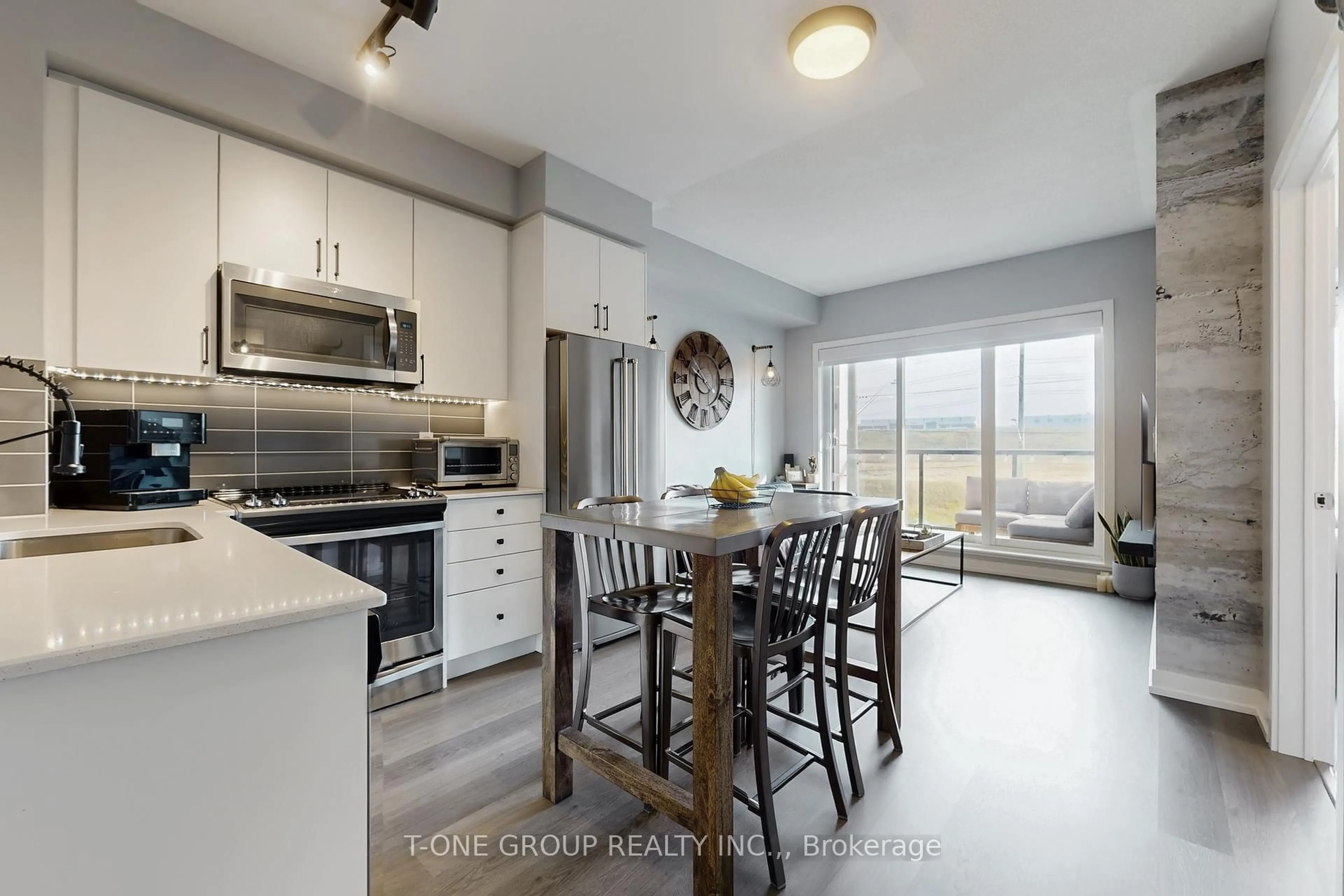 Open concept kitchen, unknown for 555 William Graham Dr #315, Aurora Ontario L4G 3H9