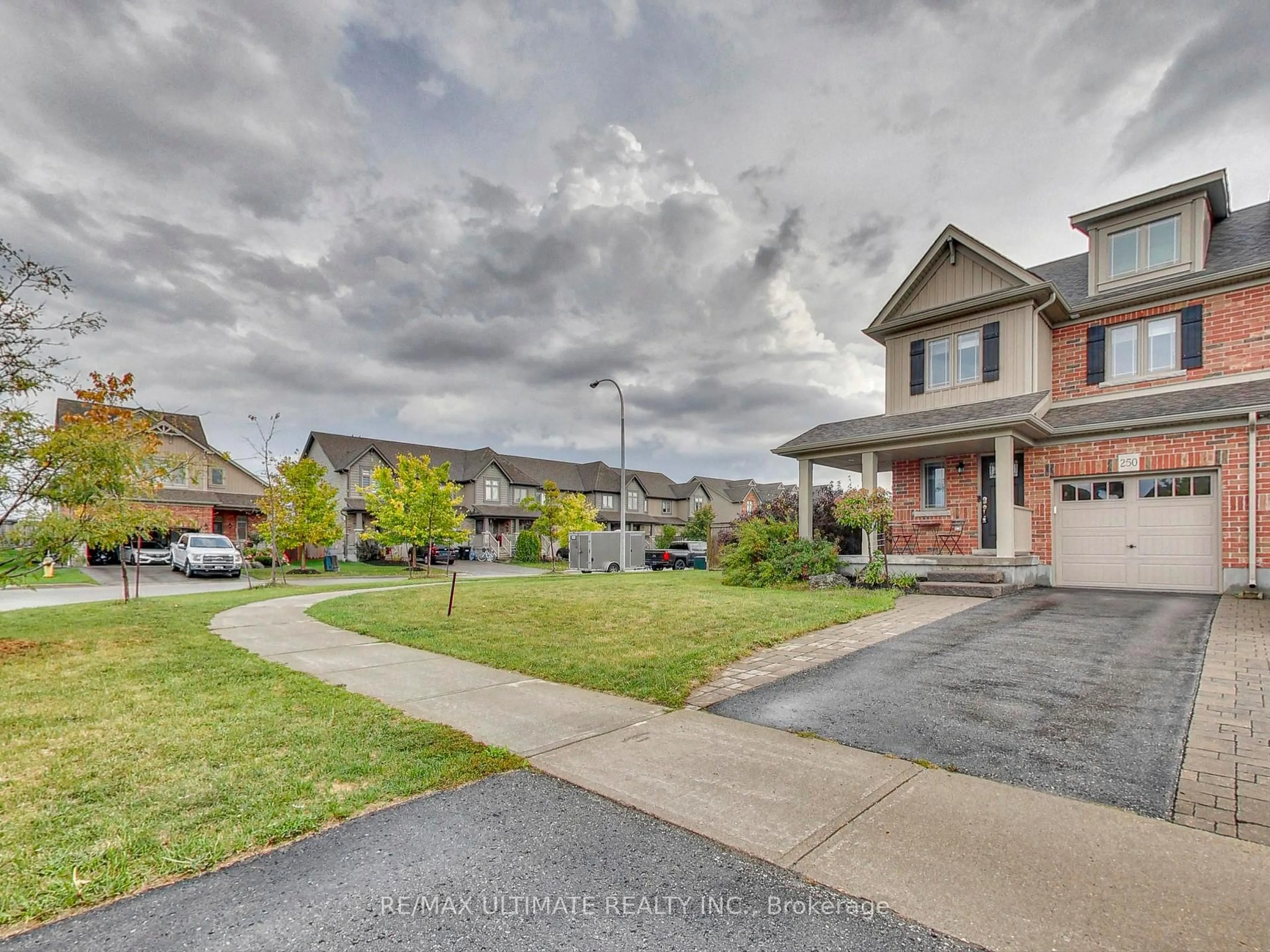 A pic from outside/outdoor area/front of a property/back of a property/a pic from drone, street for 250 Hutchinson Dr, New Tecumseth Ontario L9R 0P9