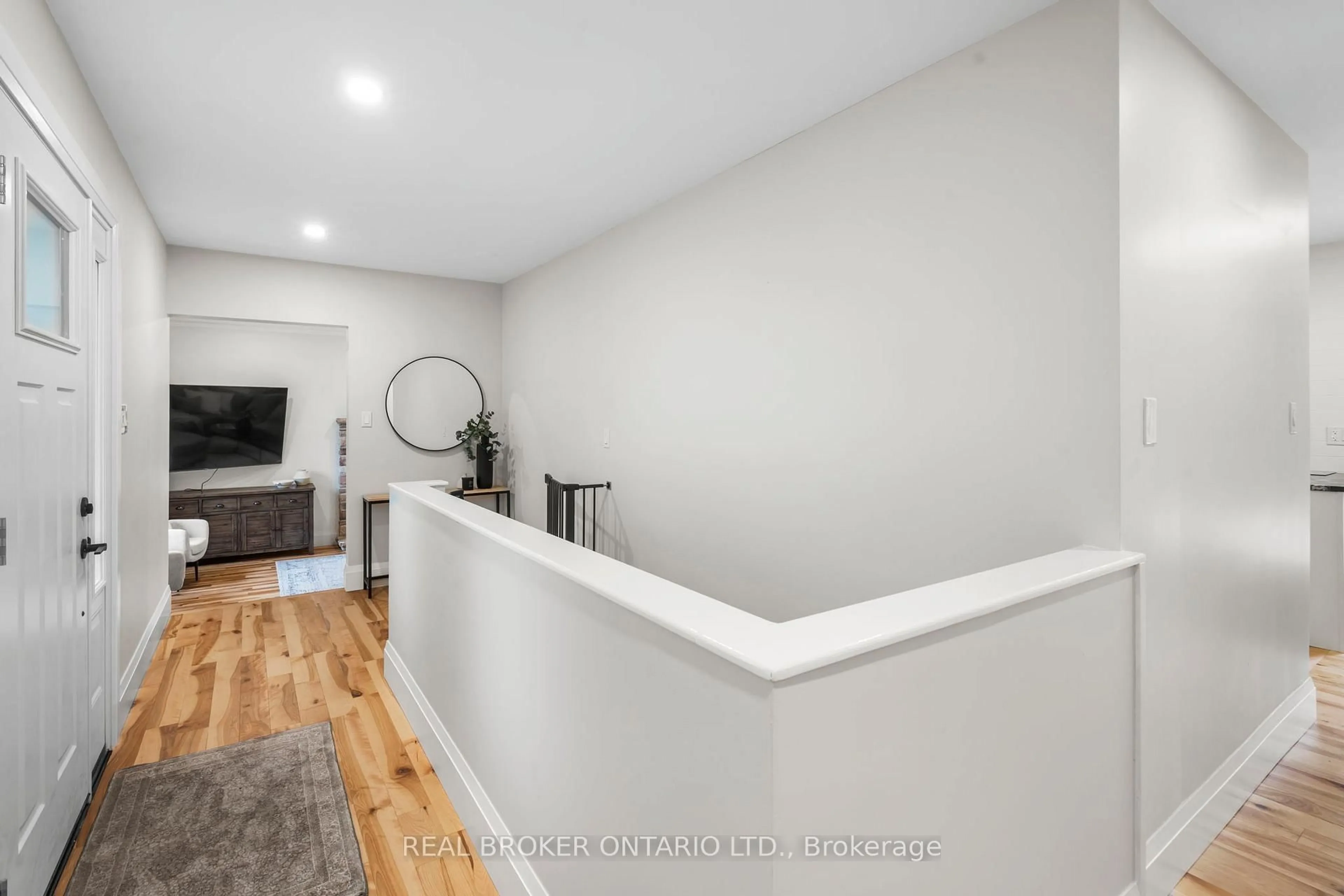 Unknown for 241 Maple St, Uxbridge Ontario L9P 1A8