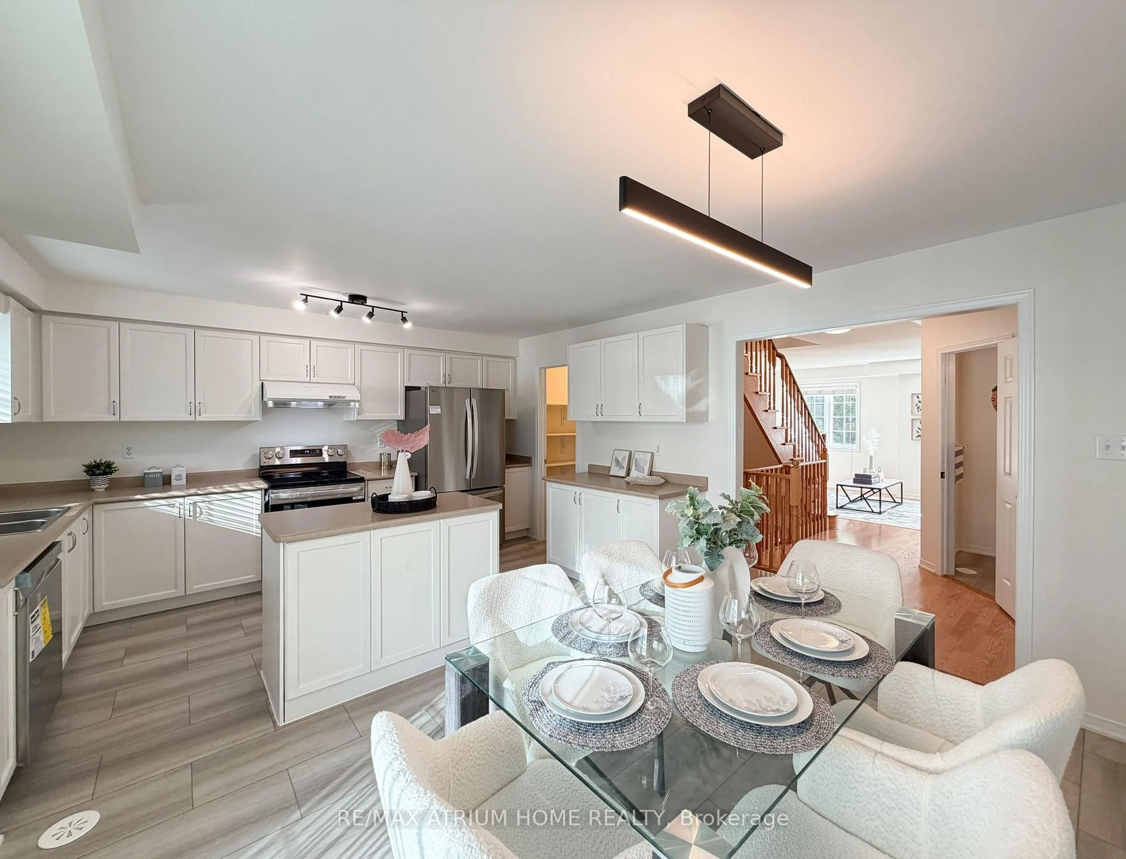 Open concept kitchen, unknown for 284 Church St, Richmond Hill Ontario L4C 9N4