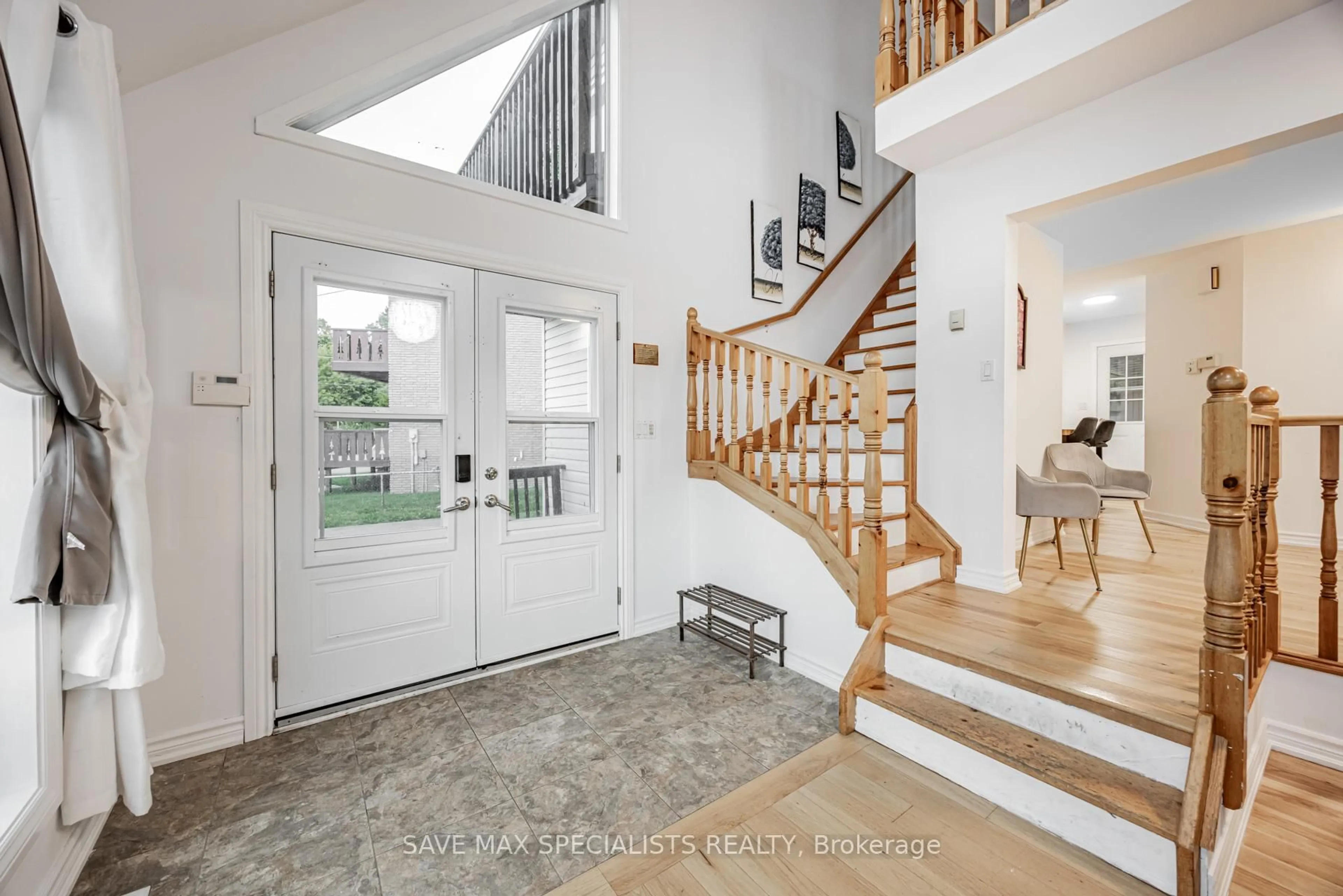 Indoor entryway for 14829 Ninth Line, Whitchurch-Stouffville Ontario L4A 2Y2