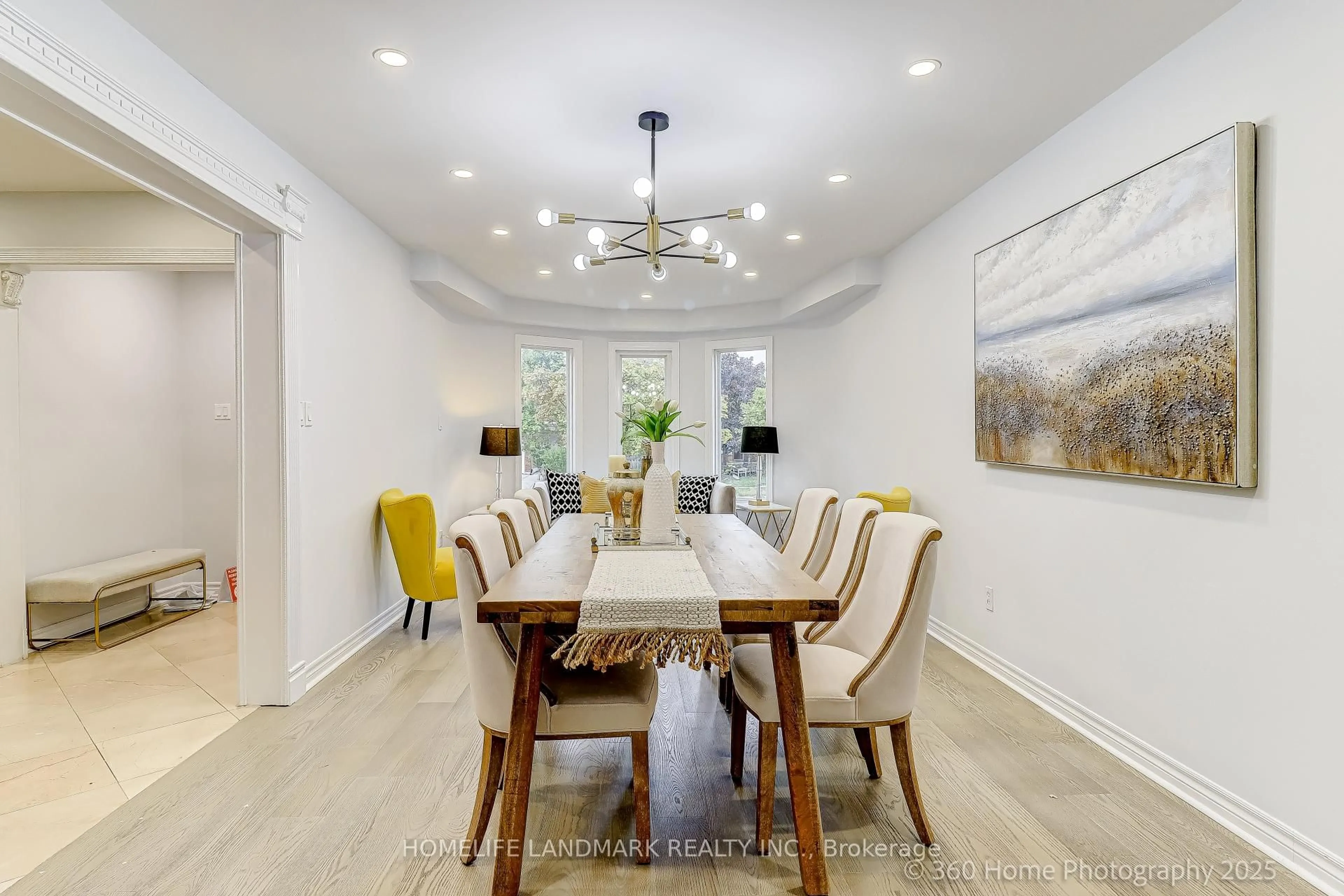 Dining room, unknown for 121 Bernard Ave, Richmond Hill Ontario L4C 9Z5