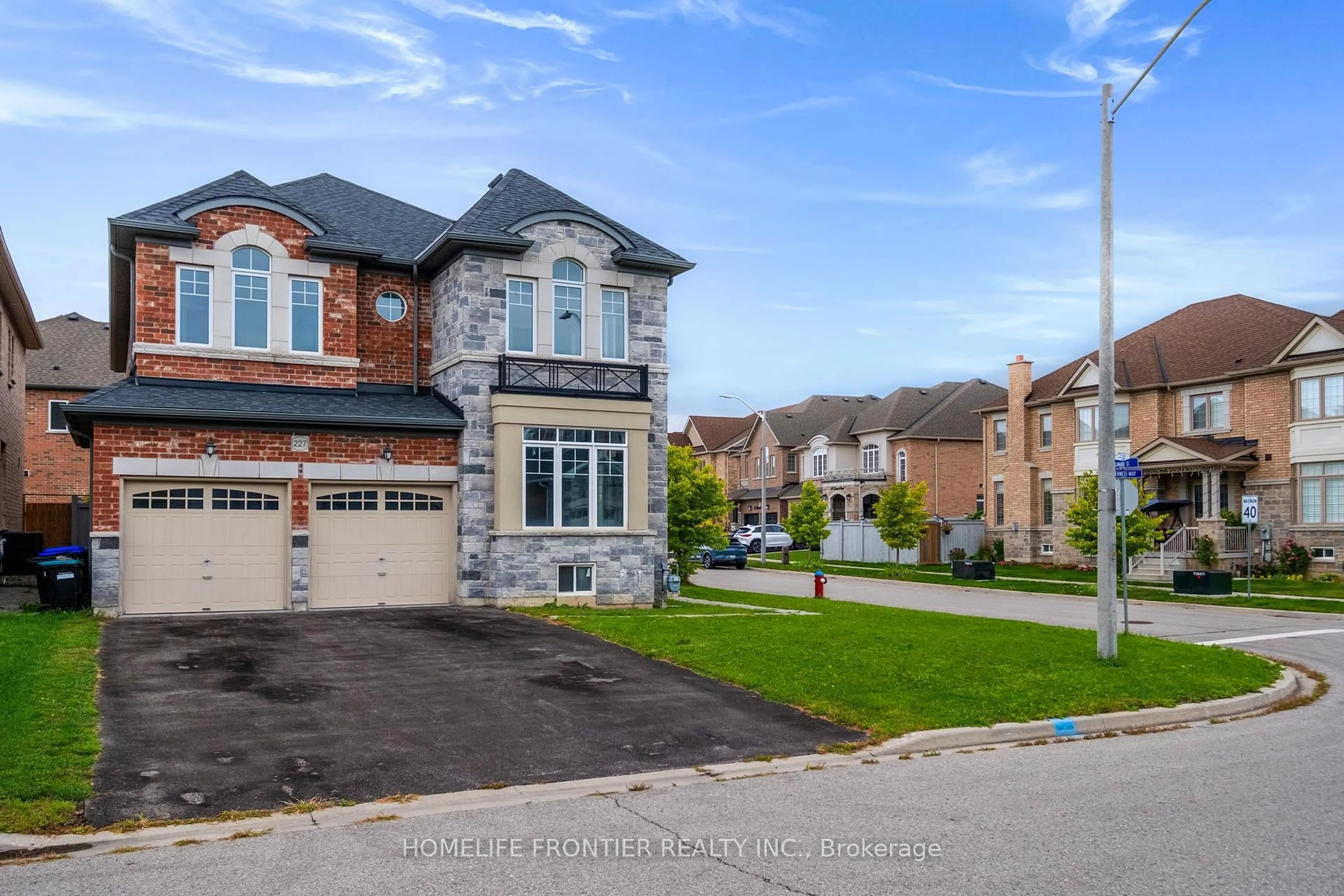 Home with brick exterior material, street for 227 Inverness Way, Bradford West Gwillimbury Ontario L3Z 0W6