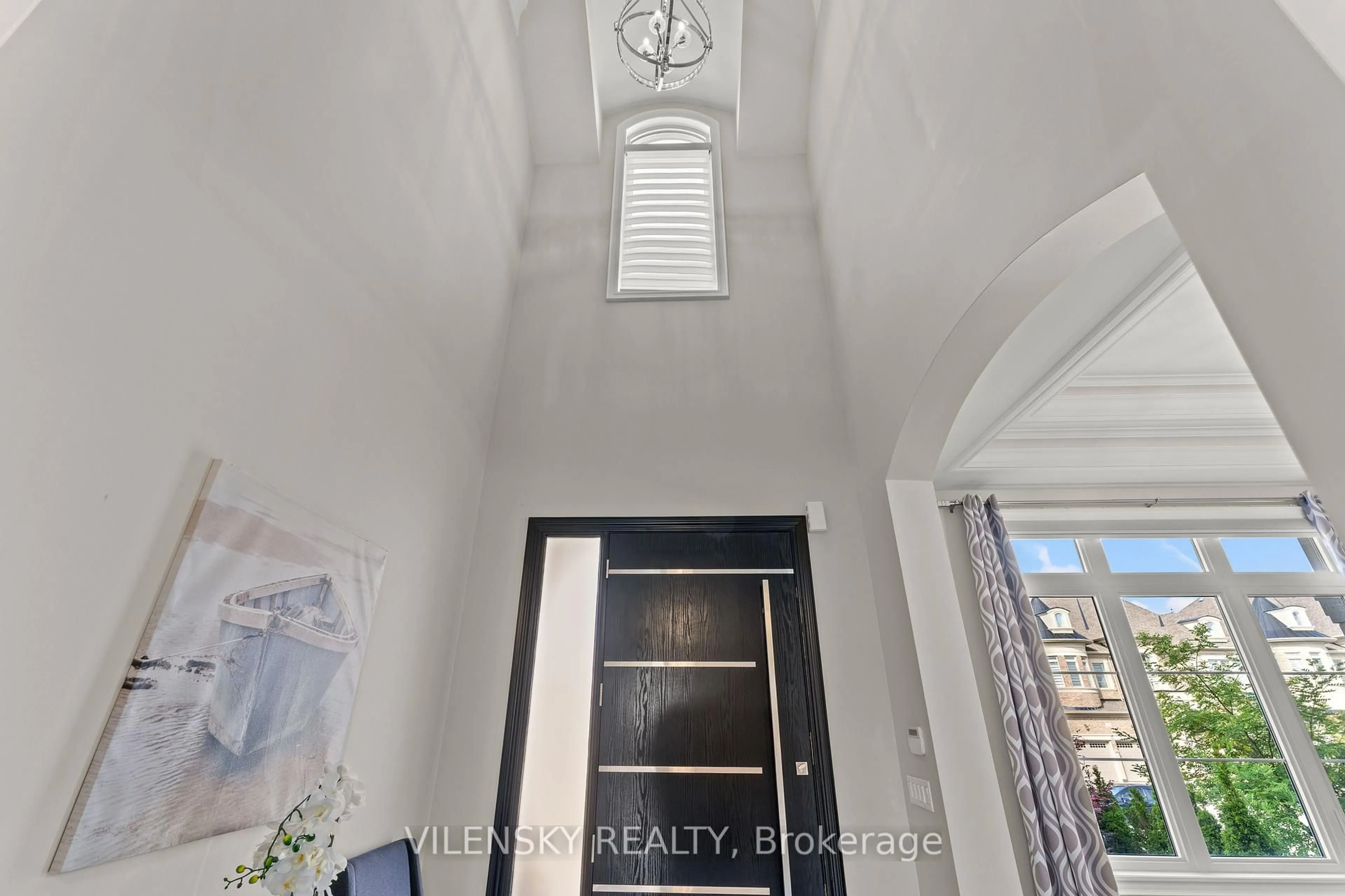 Indoor entryway for 175 Woodgate Pines Dr, Vaughan Ontario L4H 4K5