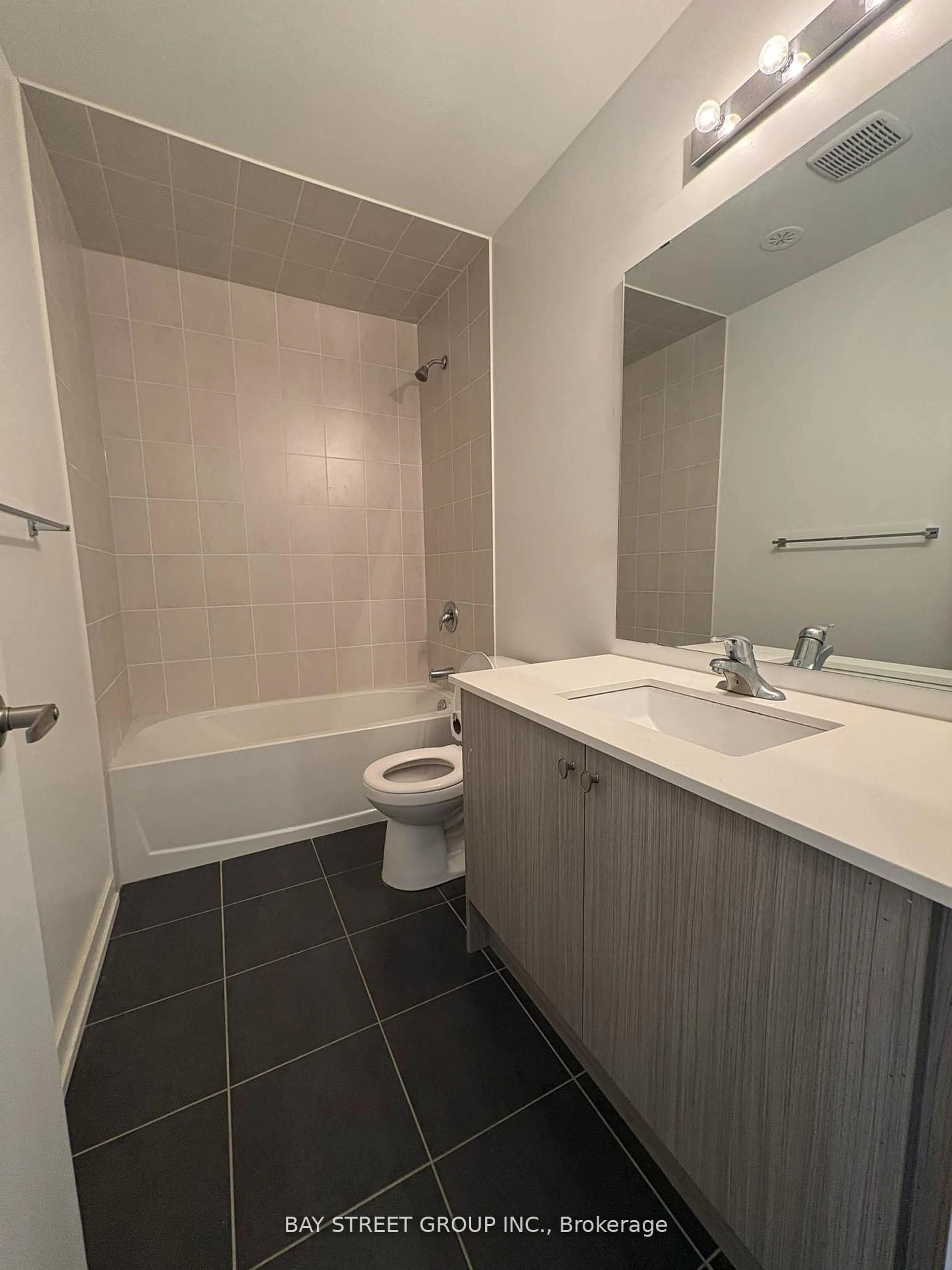 Standard bathroom, floor is not visible for 9 Seymour St, Vaughan Ontario L4L 0L7