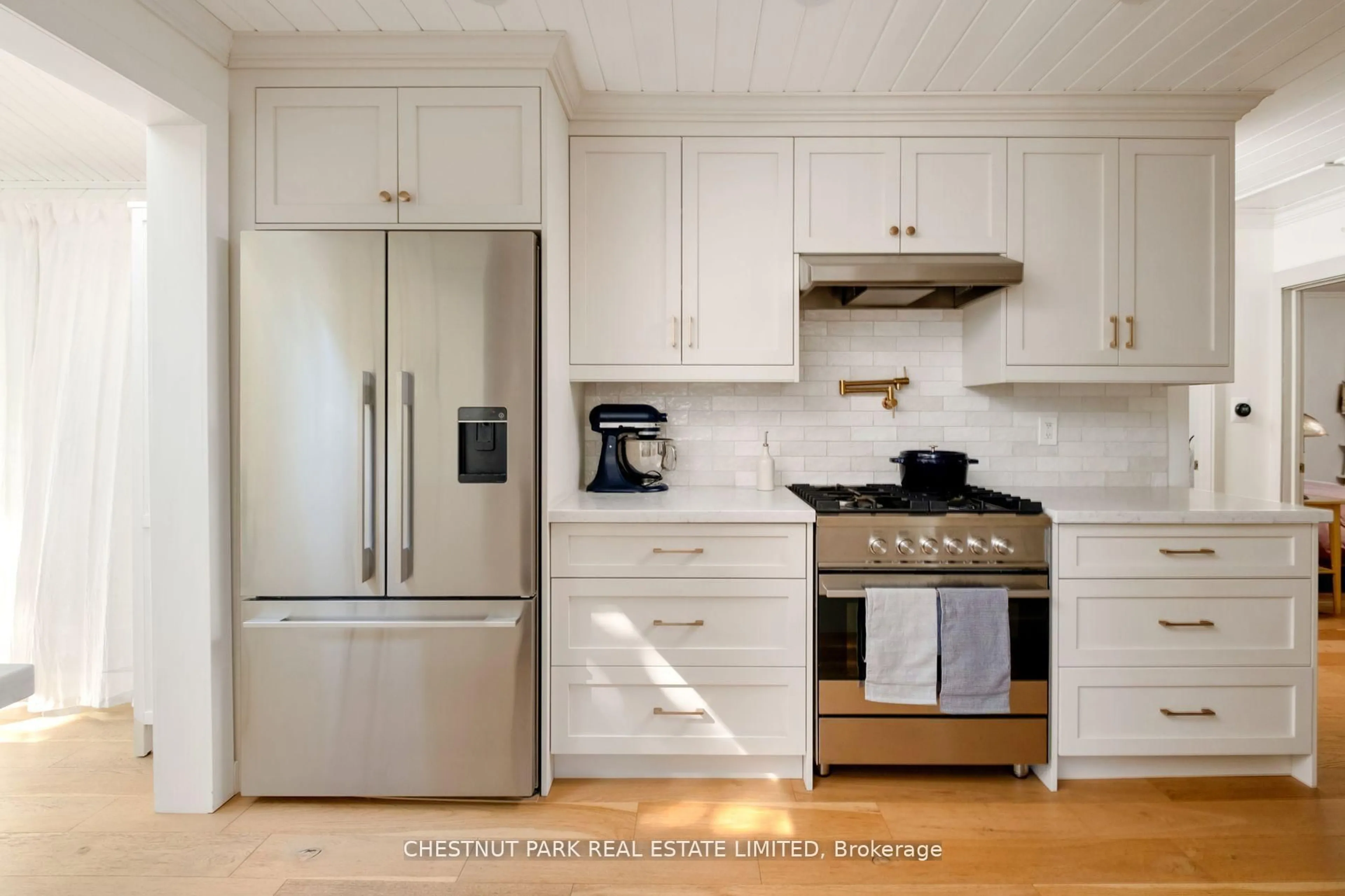 Standard kitchen, unknown for 160 Victoria Dr, Uxbridge Ontario L9P 1H2