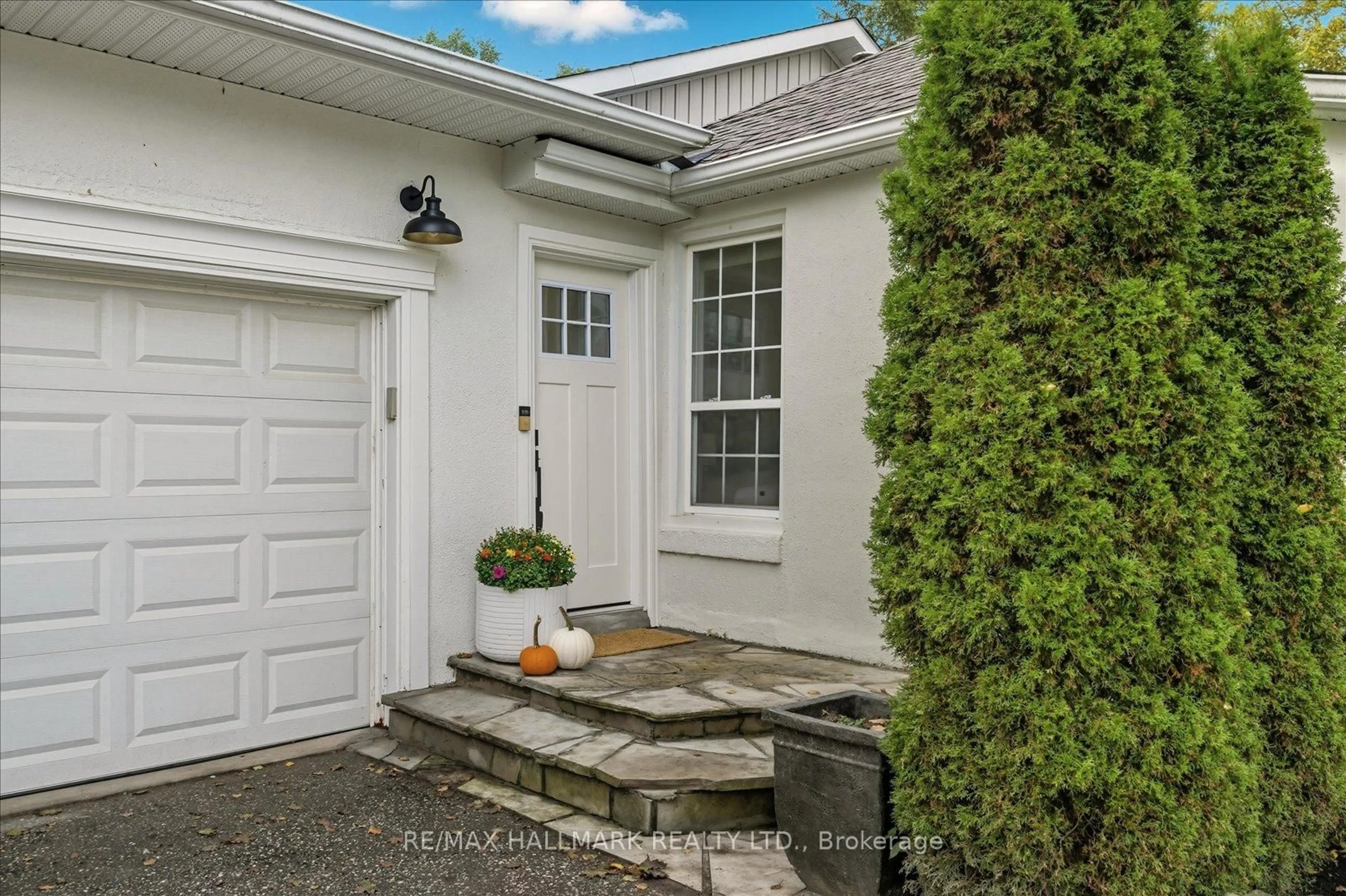 Unknown for 17 Mill St, East Gwillimbury Ontario L0G 1M0