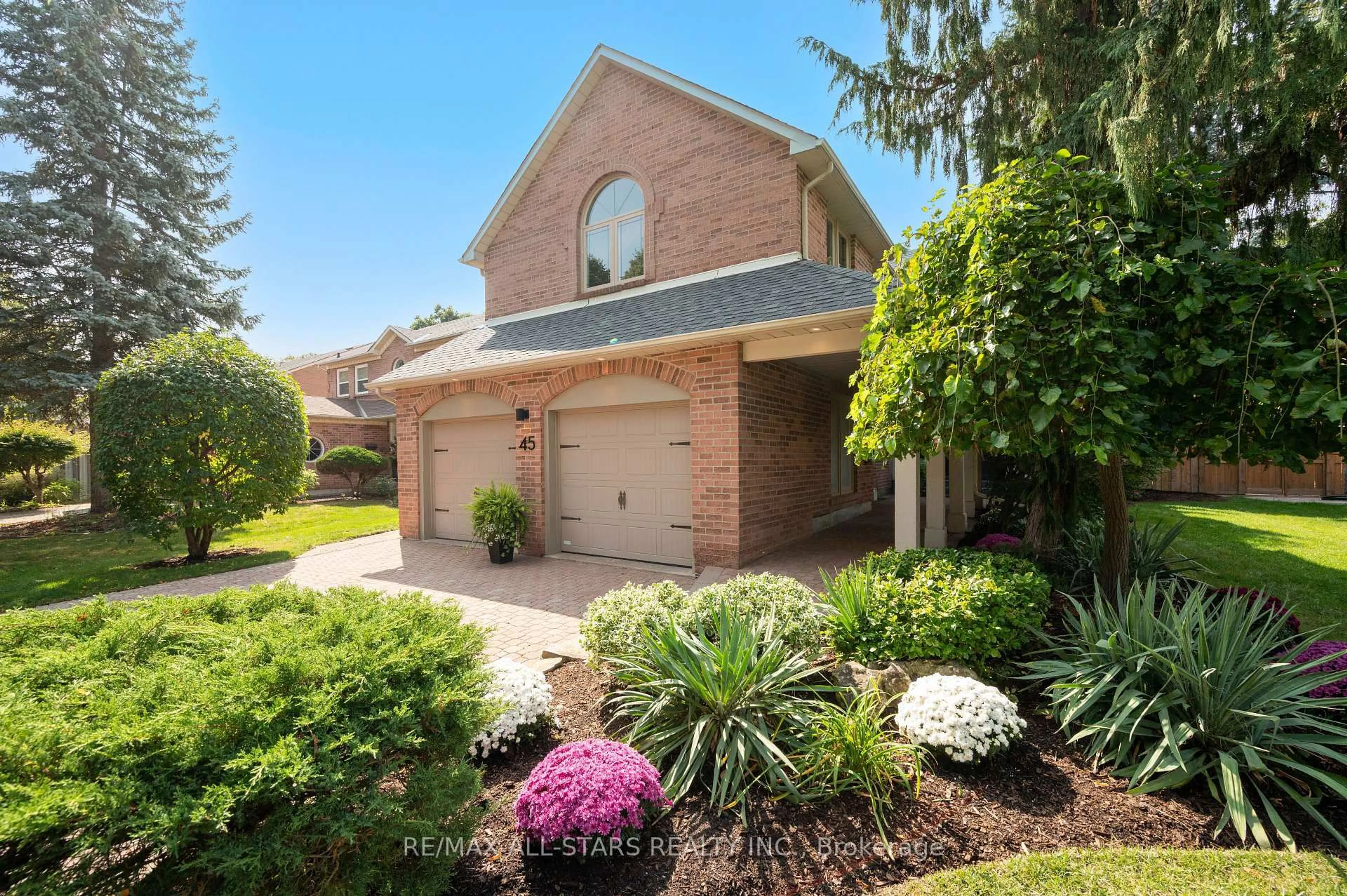 Home with brick exterior material, street for 45 Rosemead Clse, Markham Ontario L3R 3Z4