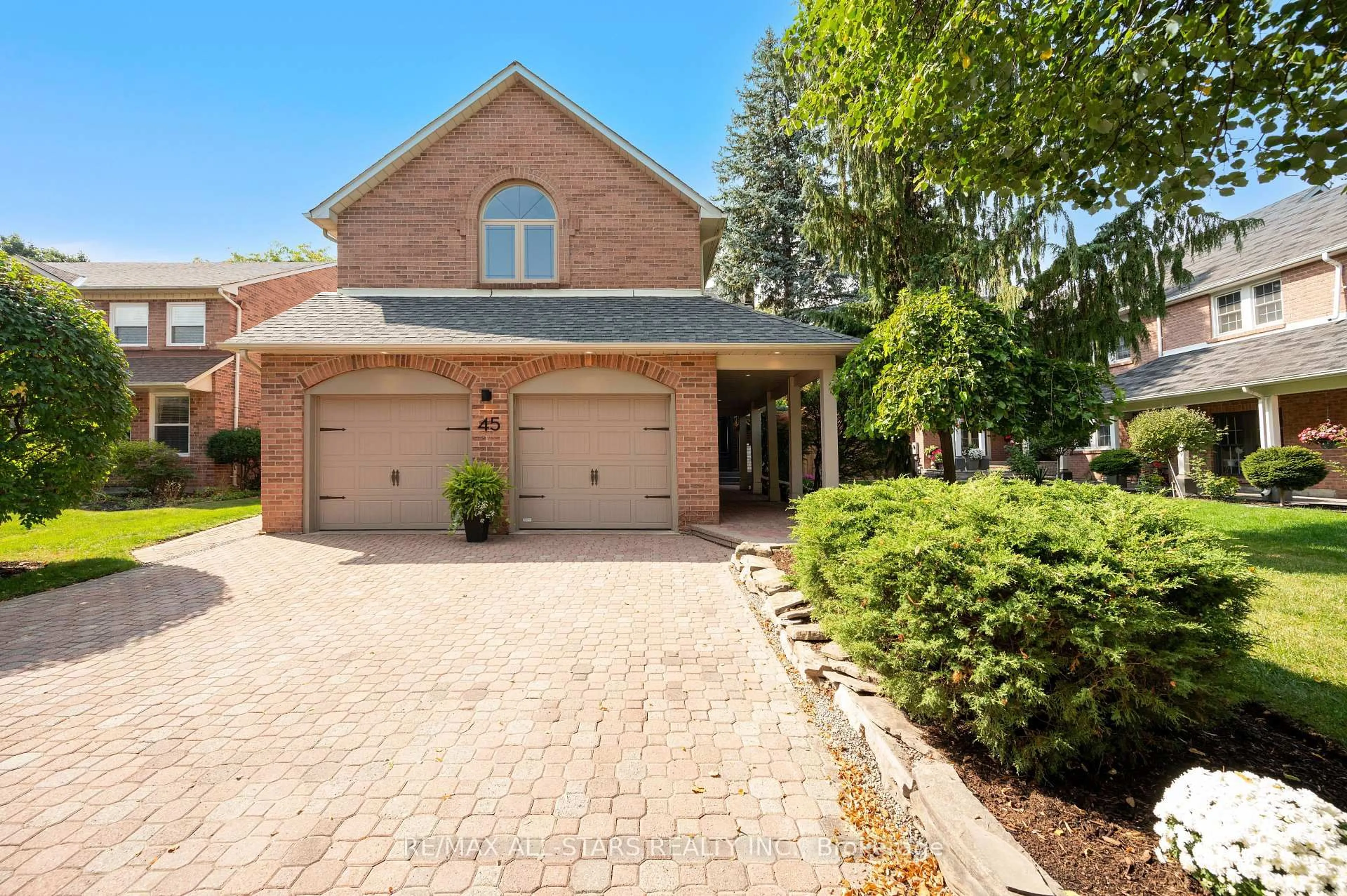 Home with brick exterior material, street for 45 Rosemead Clse, Markham Ontario L3R 3Z4