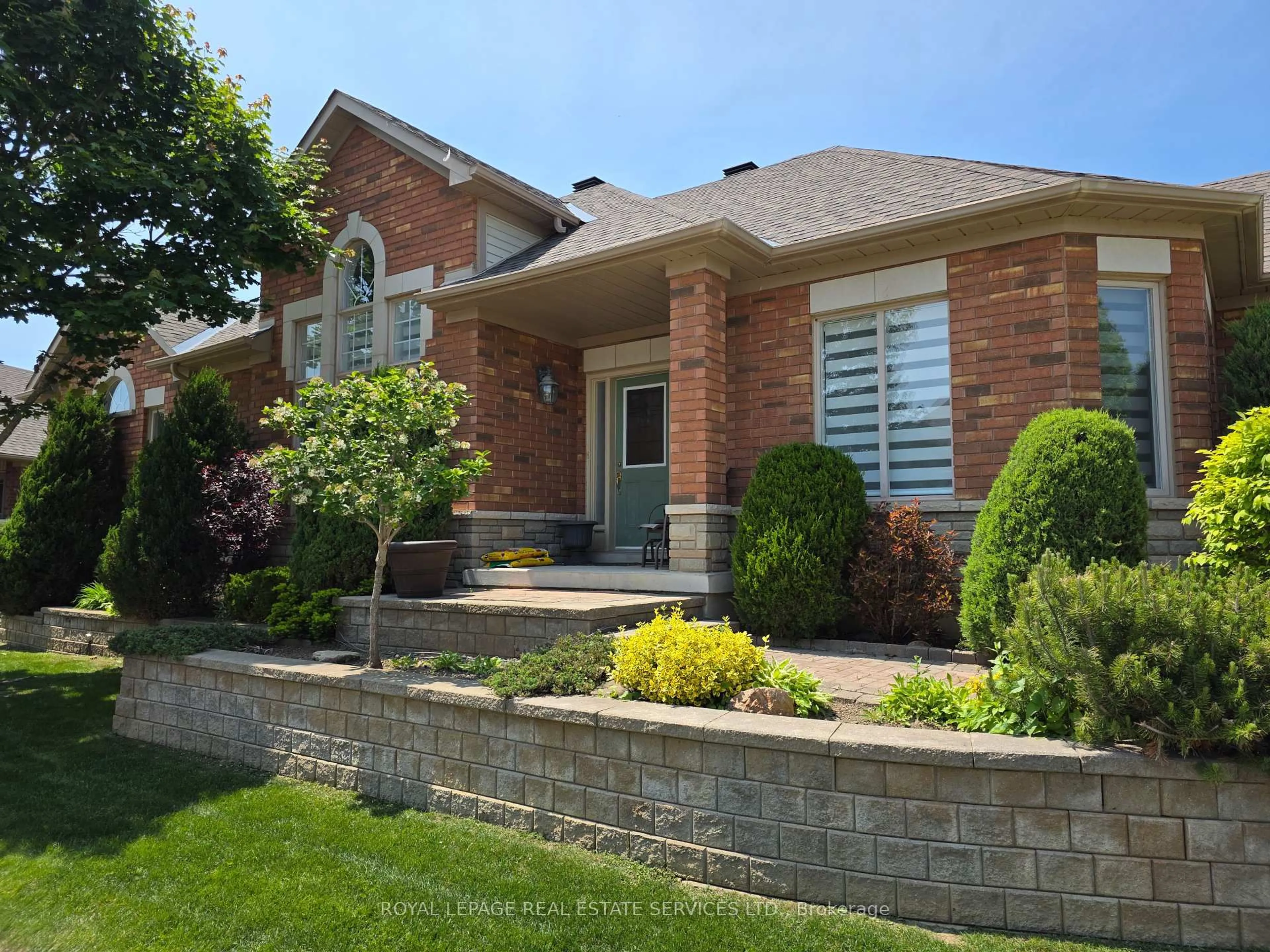 Home with brick exterior material, street for 62 Renaissance Pt, New Tecumseth Ontario L9R 2H7