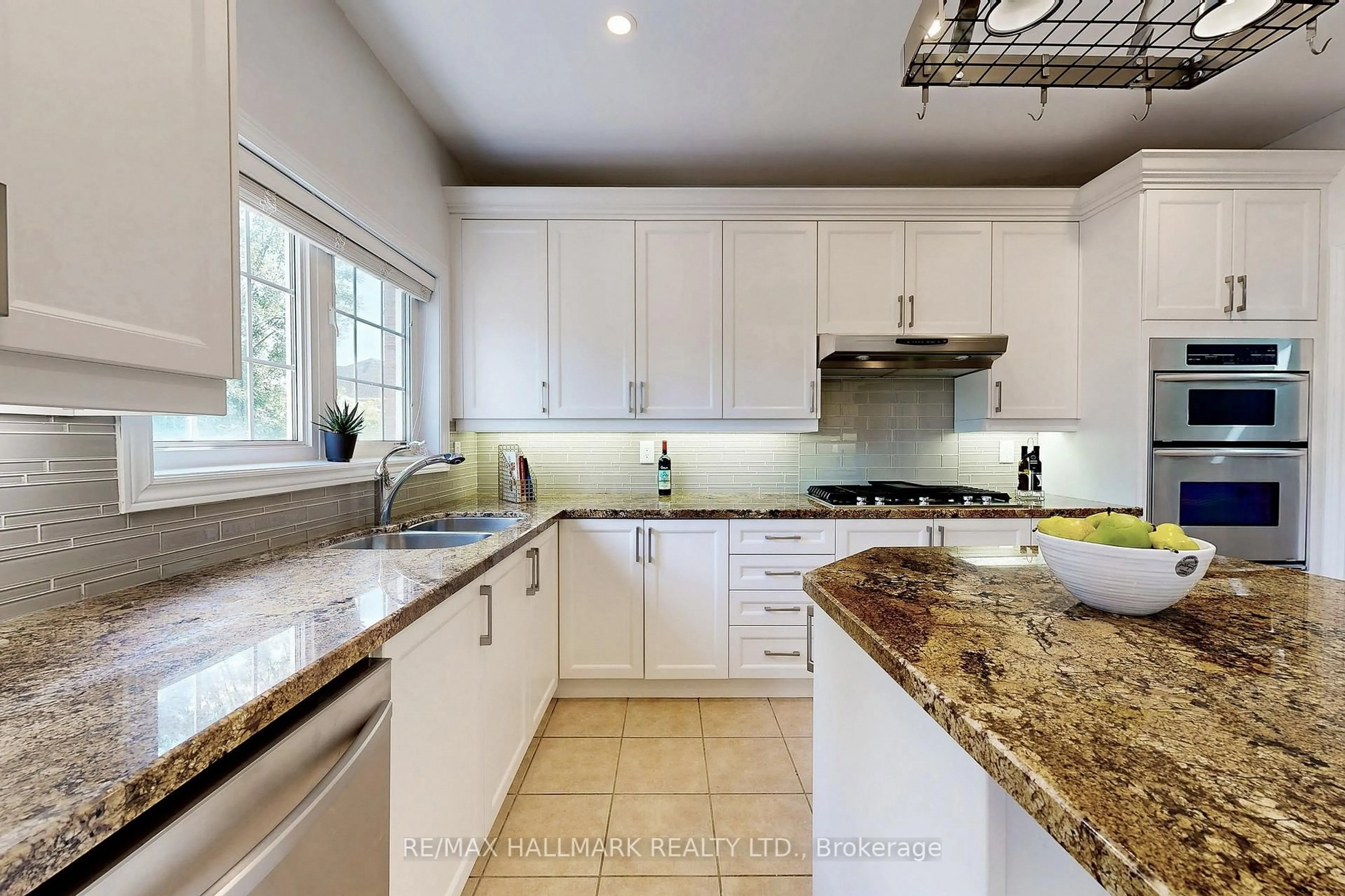 Contemporary kitchen, ceramic/tile floor for 43 Alhart St, Richmond Hill Ontario L4E 0A3