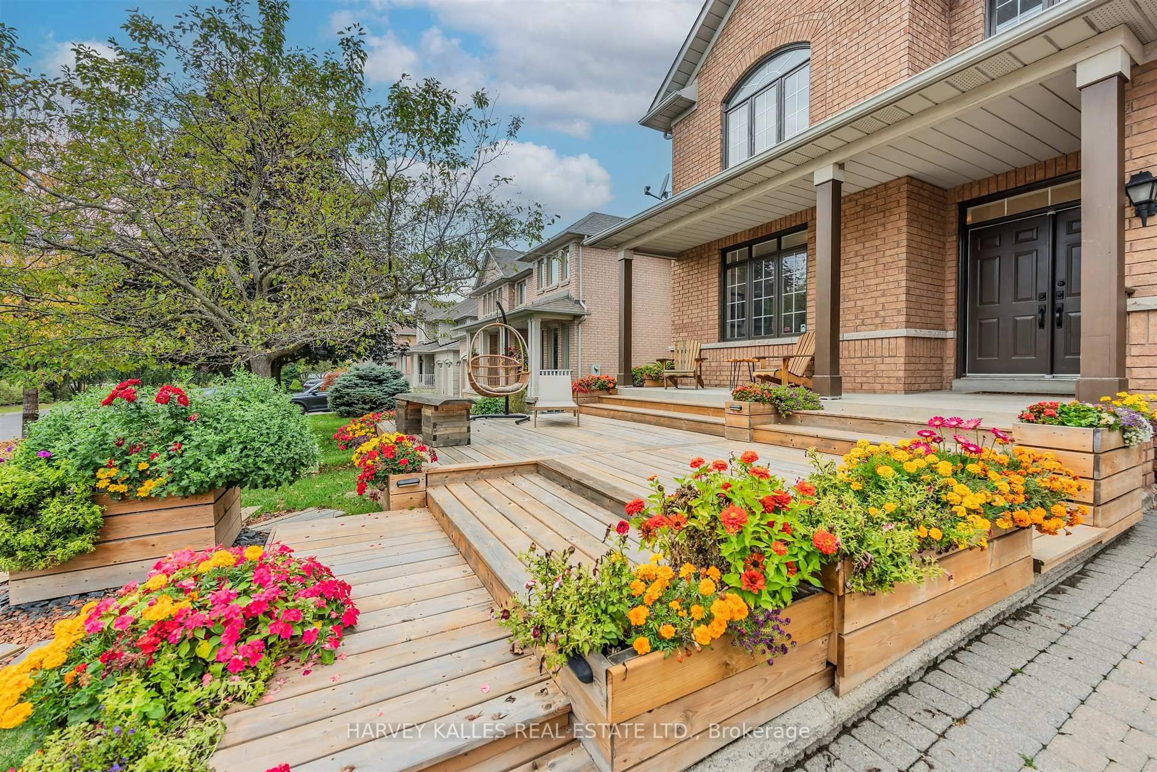 Patio, unknown for 94 Sutcliffe Cres, Markham Ontario L6C 1X3