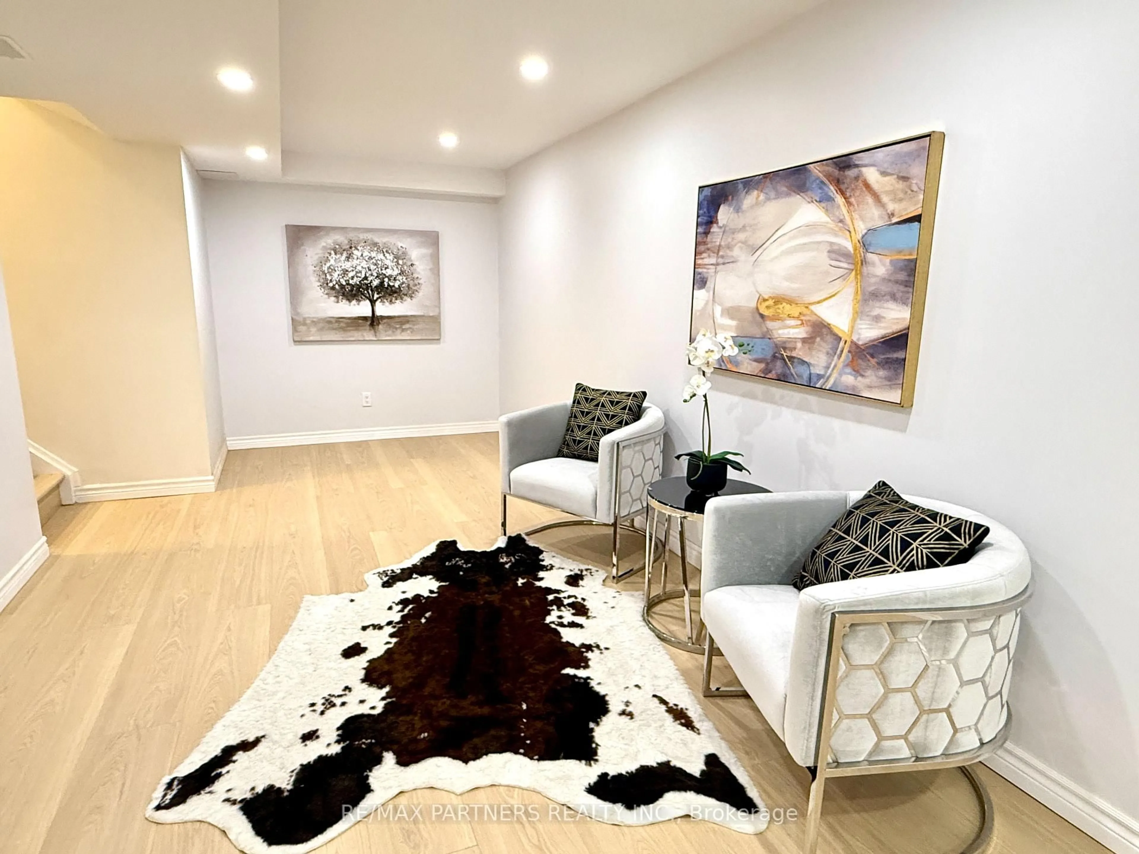Living room with furniture, unknown for 516 Bur Oak Ave, Markham Ontario L6C 3A9