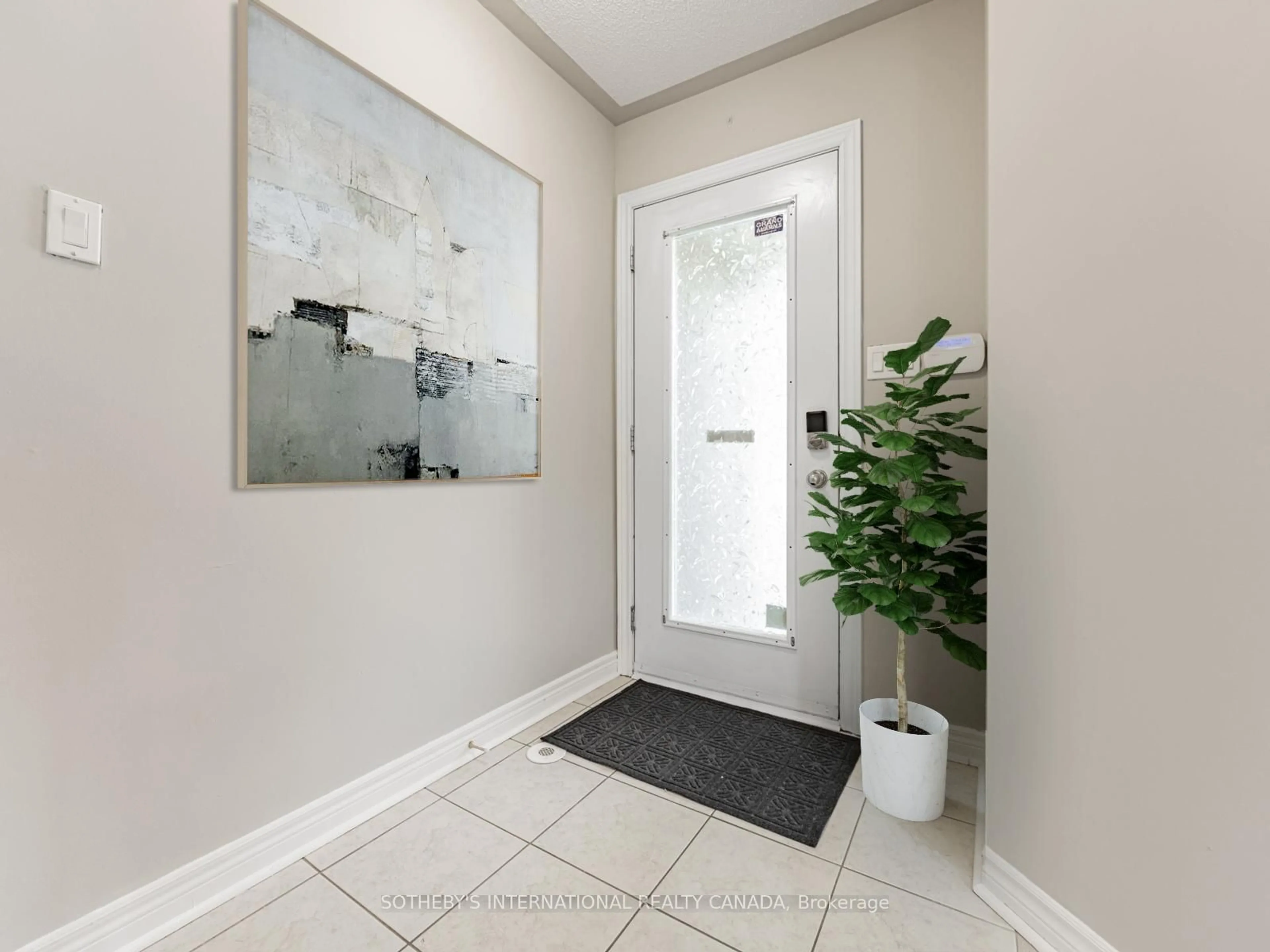 Indoor entryway for 2495 Bur Oak Ave, Markham Ontario L6B 1E9