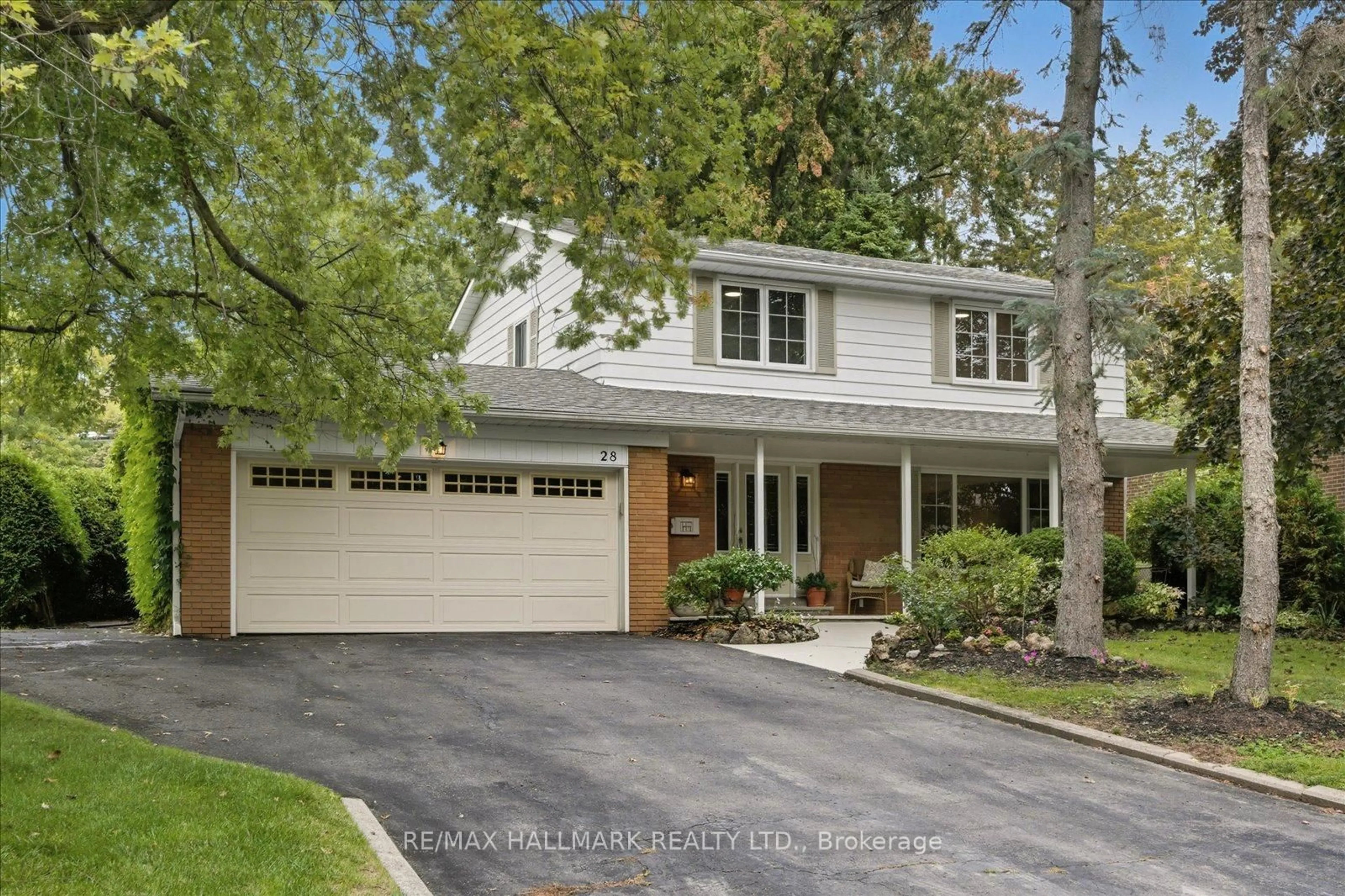 Home with vinyl exterior material, street for 28 Christman Crt, Markham Ontario L3P 3C8