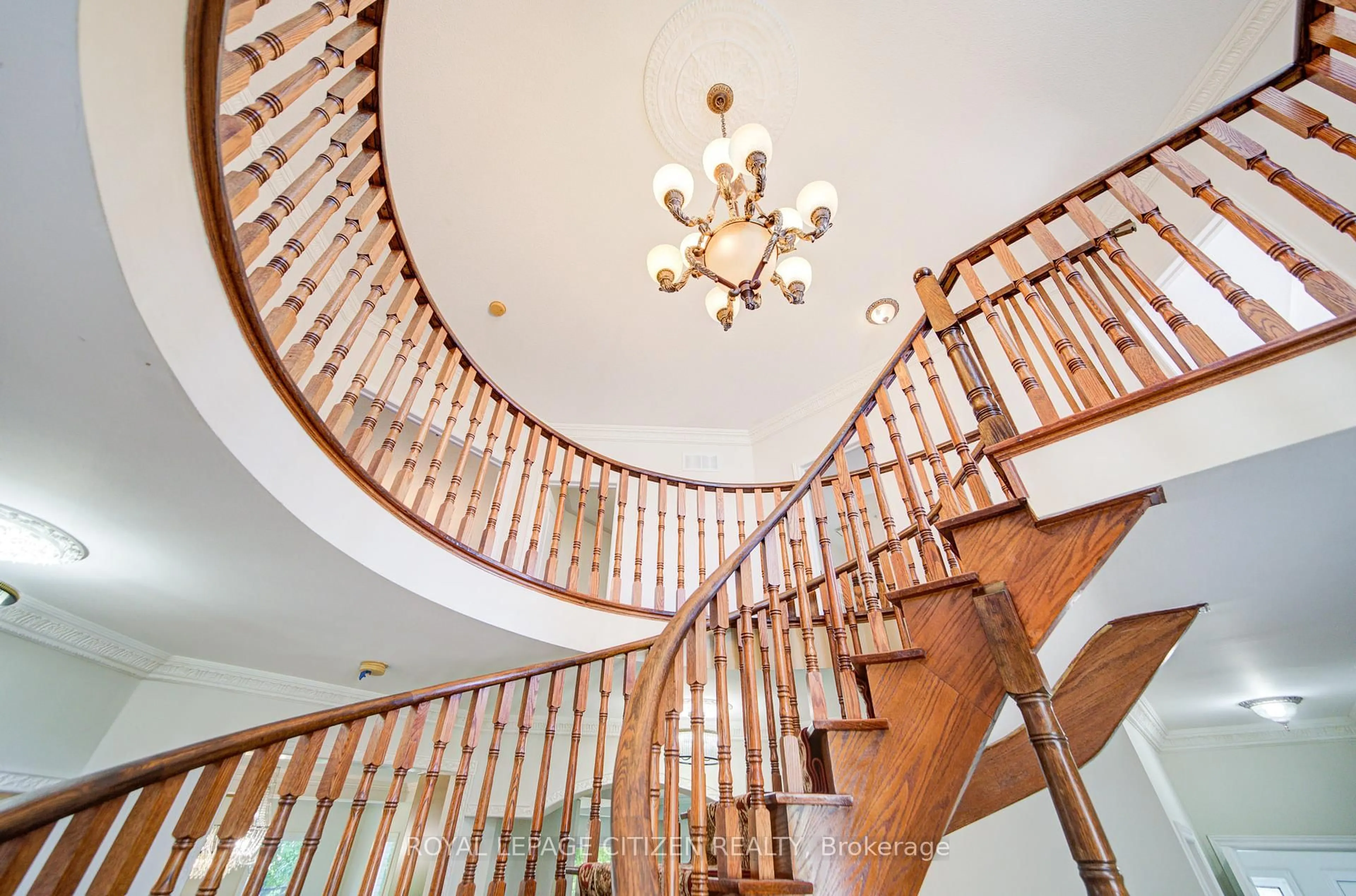 Stairs for 180 Kimber Cres, Vaughan Ontario L4L 9K3