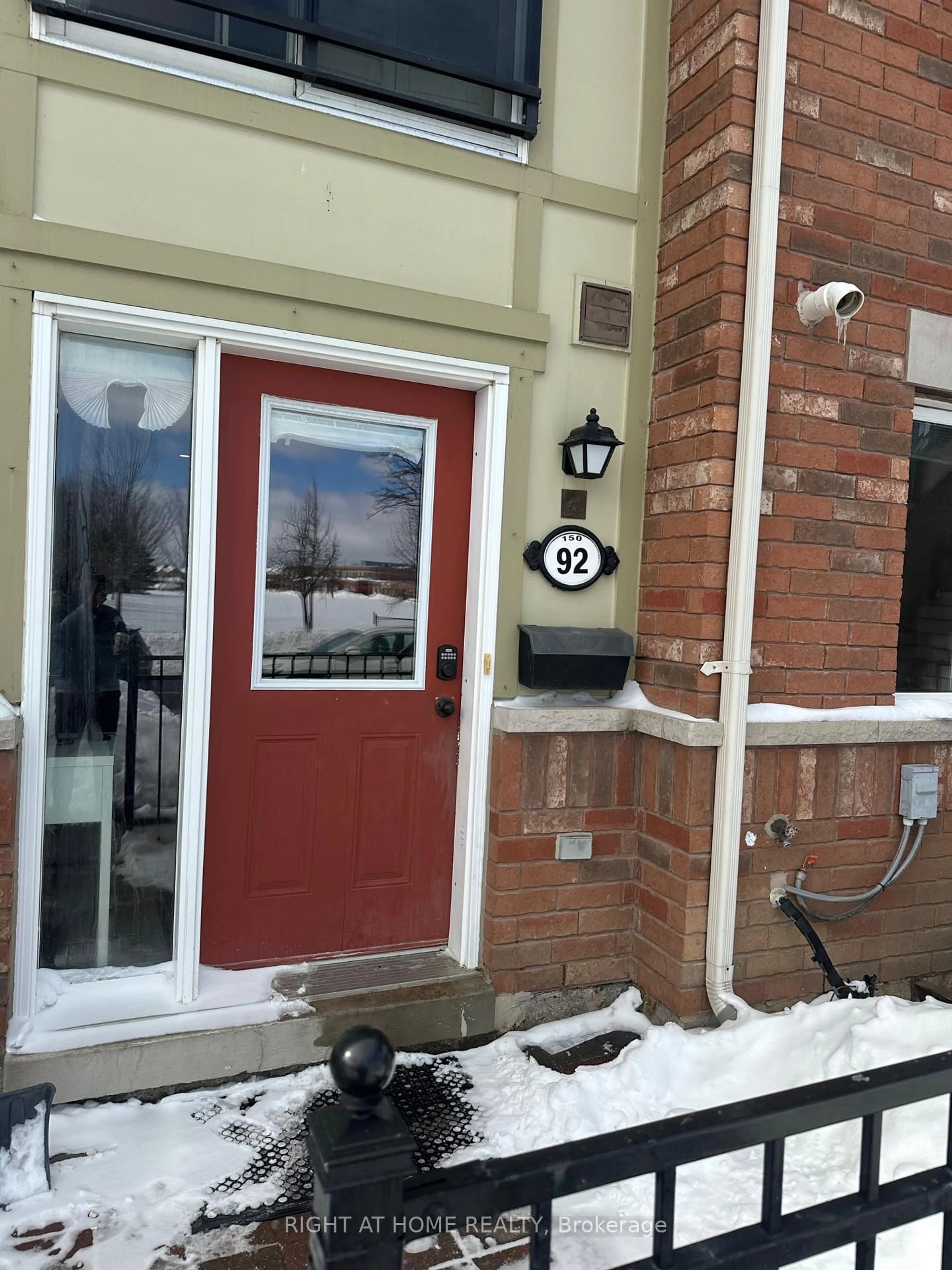 Indoor entryway for 150 Chancery Rd #92, Markham Ontario L6E 0B9