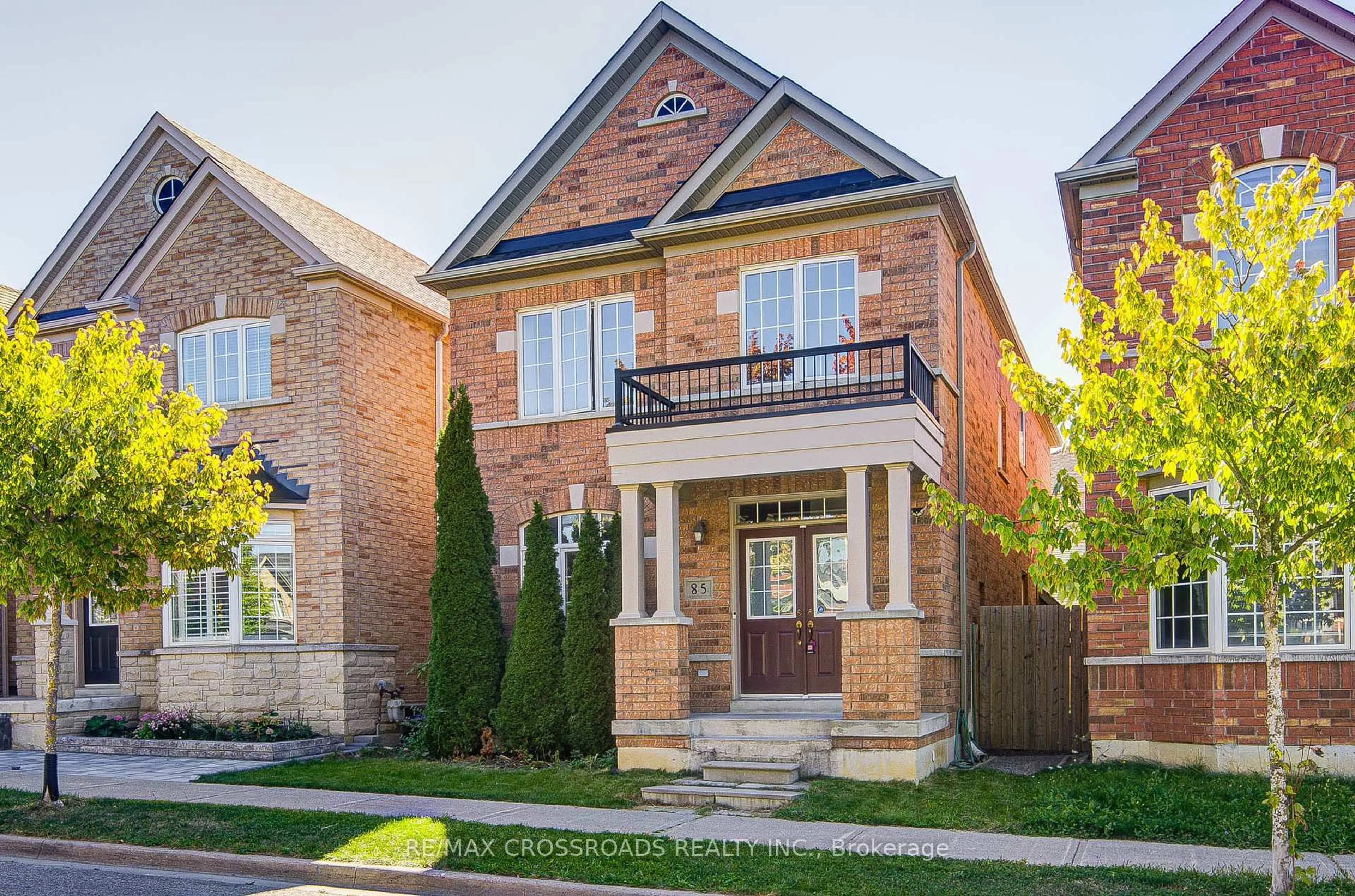 Home with brick exterior material, street for 85 Shady Oaks Ave, Markham Ontario L6B 0P3