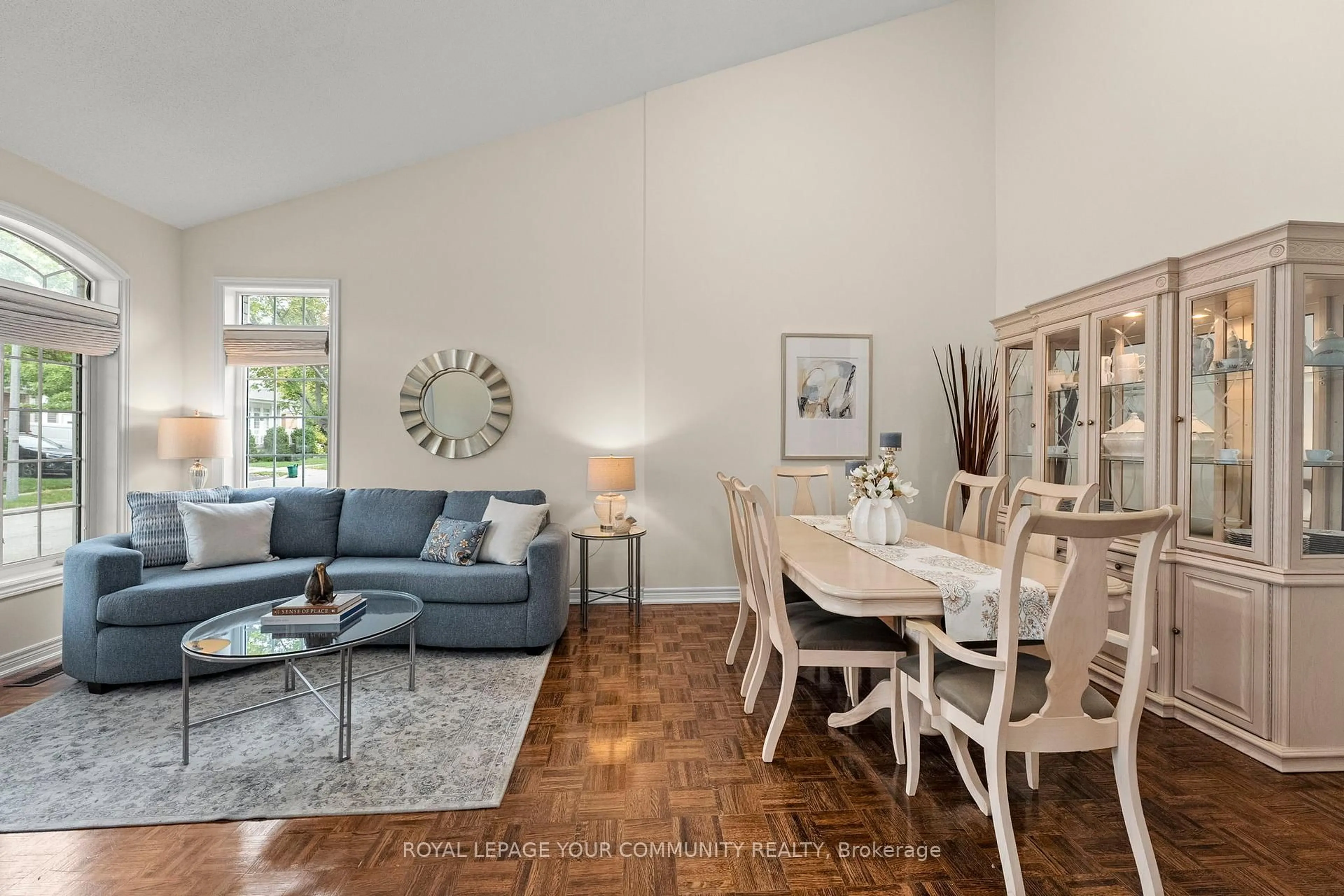 Living room with furniture, unknown for 29 Cliveden Pl, Markham Ontario L6C 2S4
