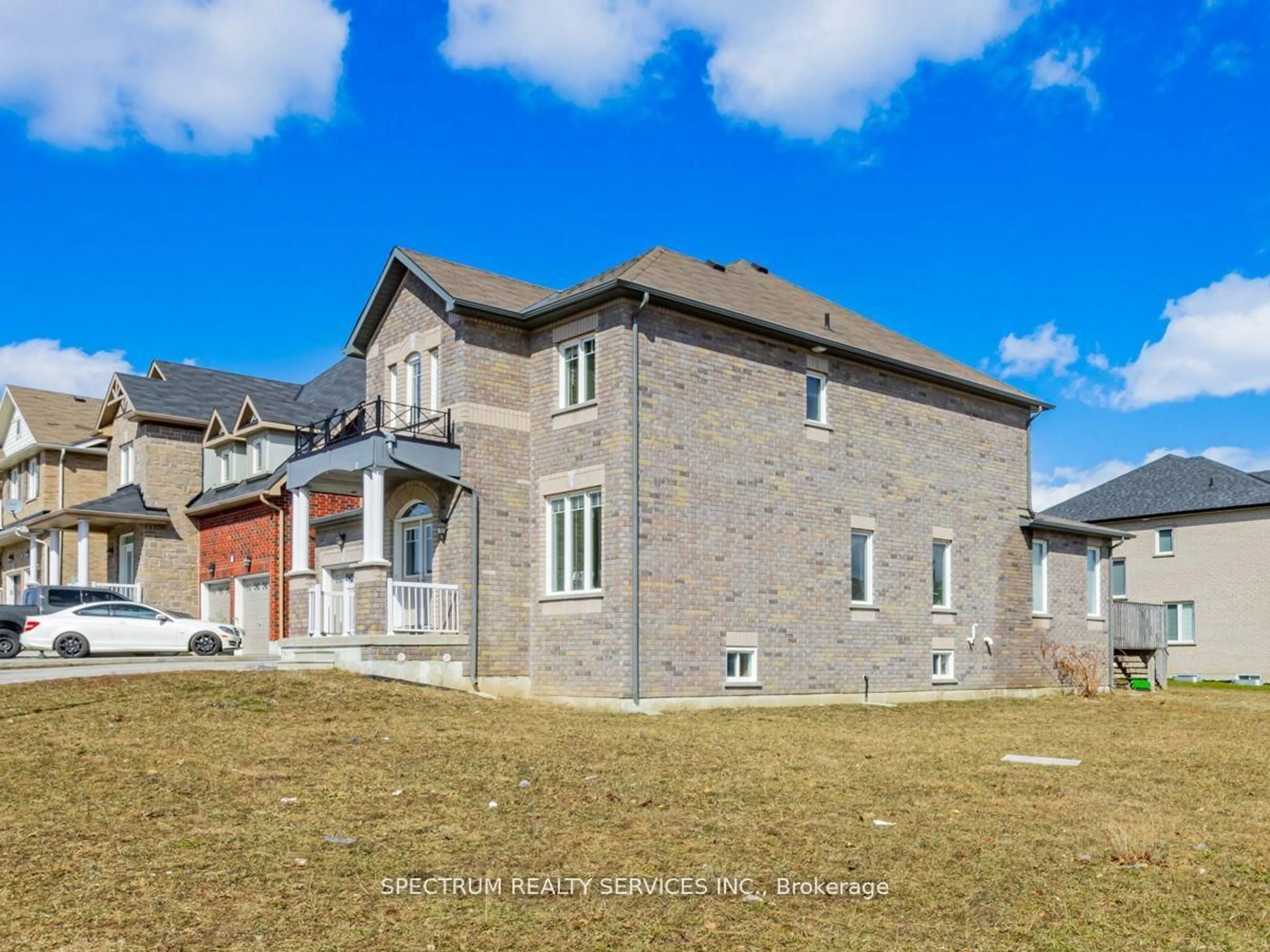 Home with brick exterior material, building for 1949 Jans Blvd, Innisfil Ontario L9S 0L2