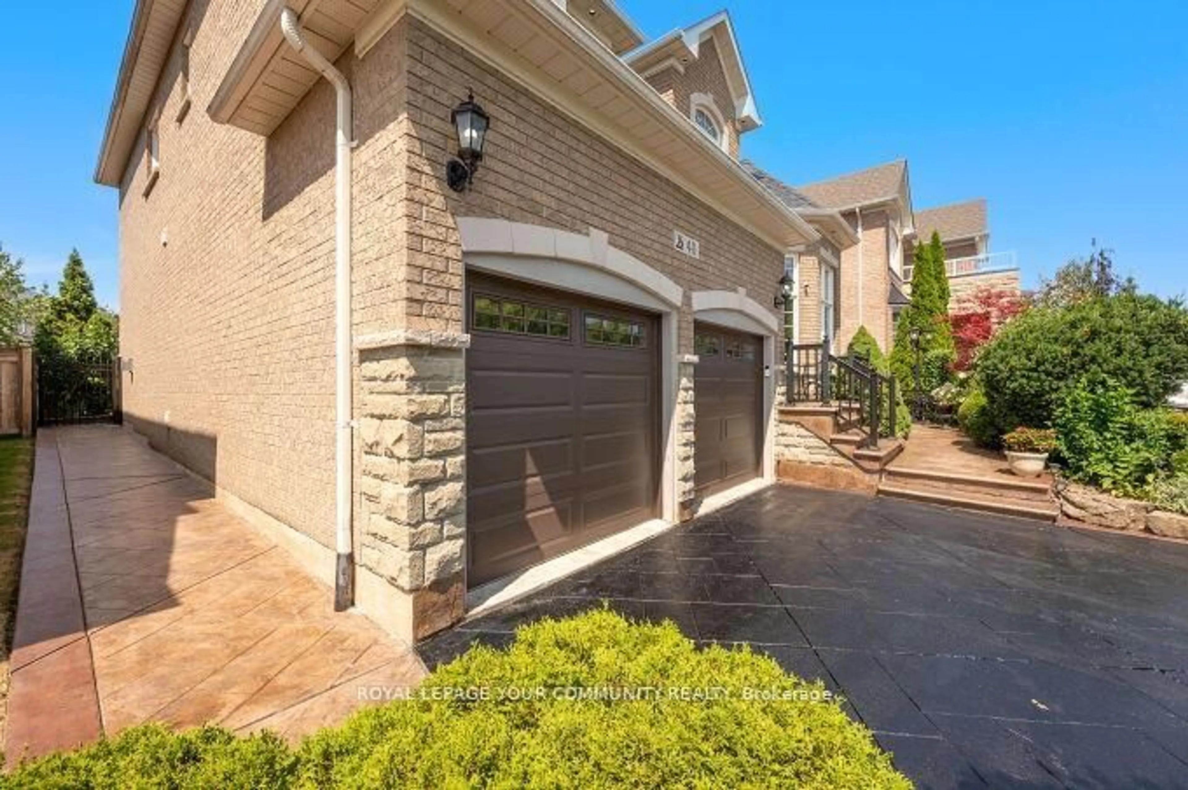 Home with brick exterior material, street for 40 Barberry Cres, Richmond Hill Ontario L4E 4S4