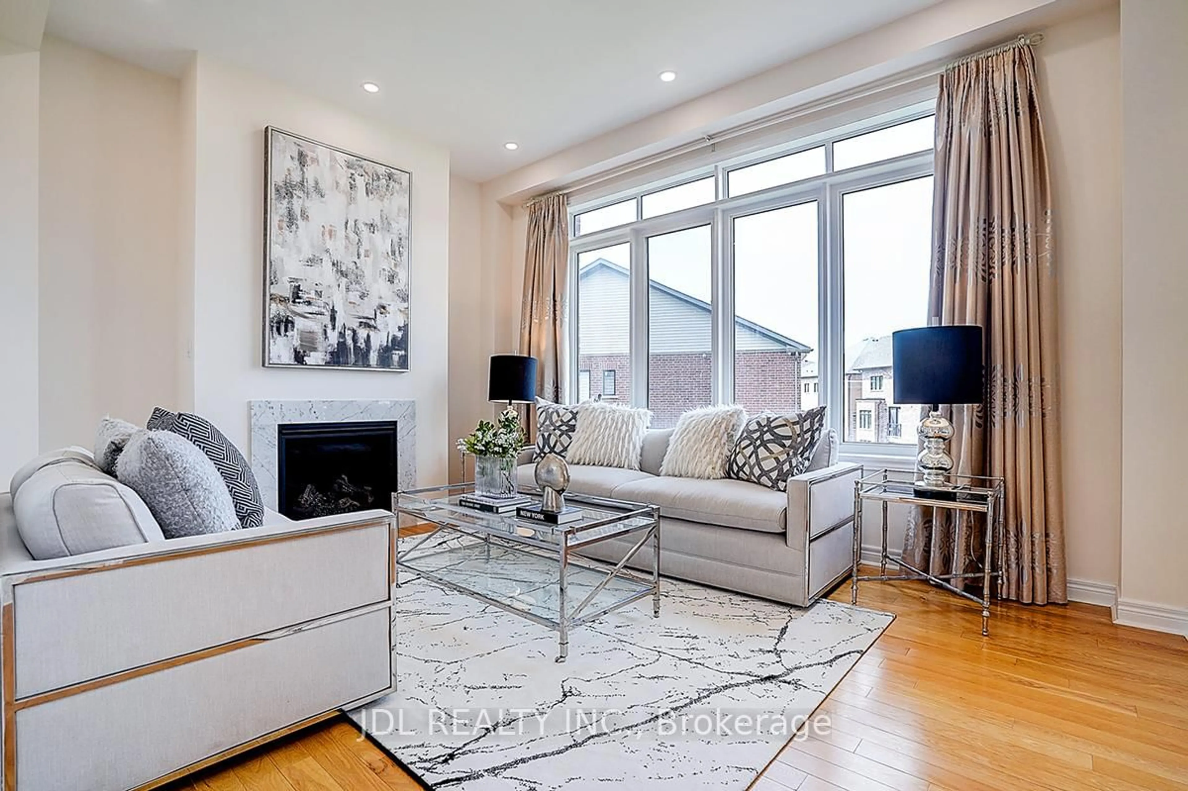 Living room with furniture, unknown for 10 Caine St, Richmond Hill Ontario L4S 0H2