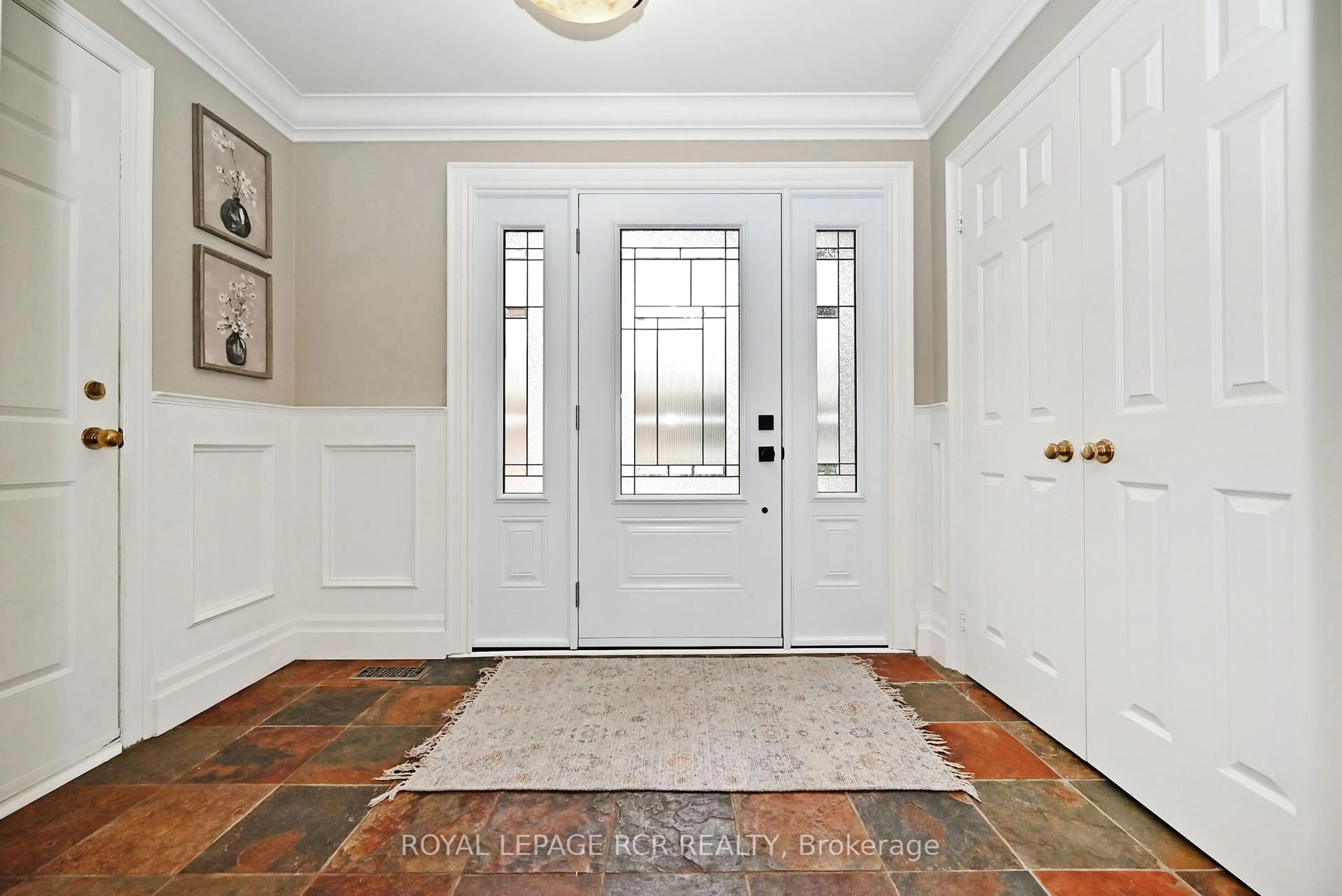 Indoor entryway for 80 Cranberry Lane, Aurora Ontario L4G 5Z1