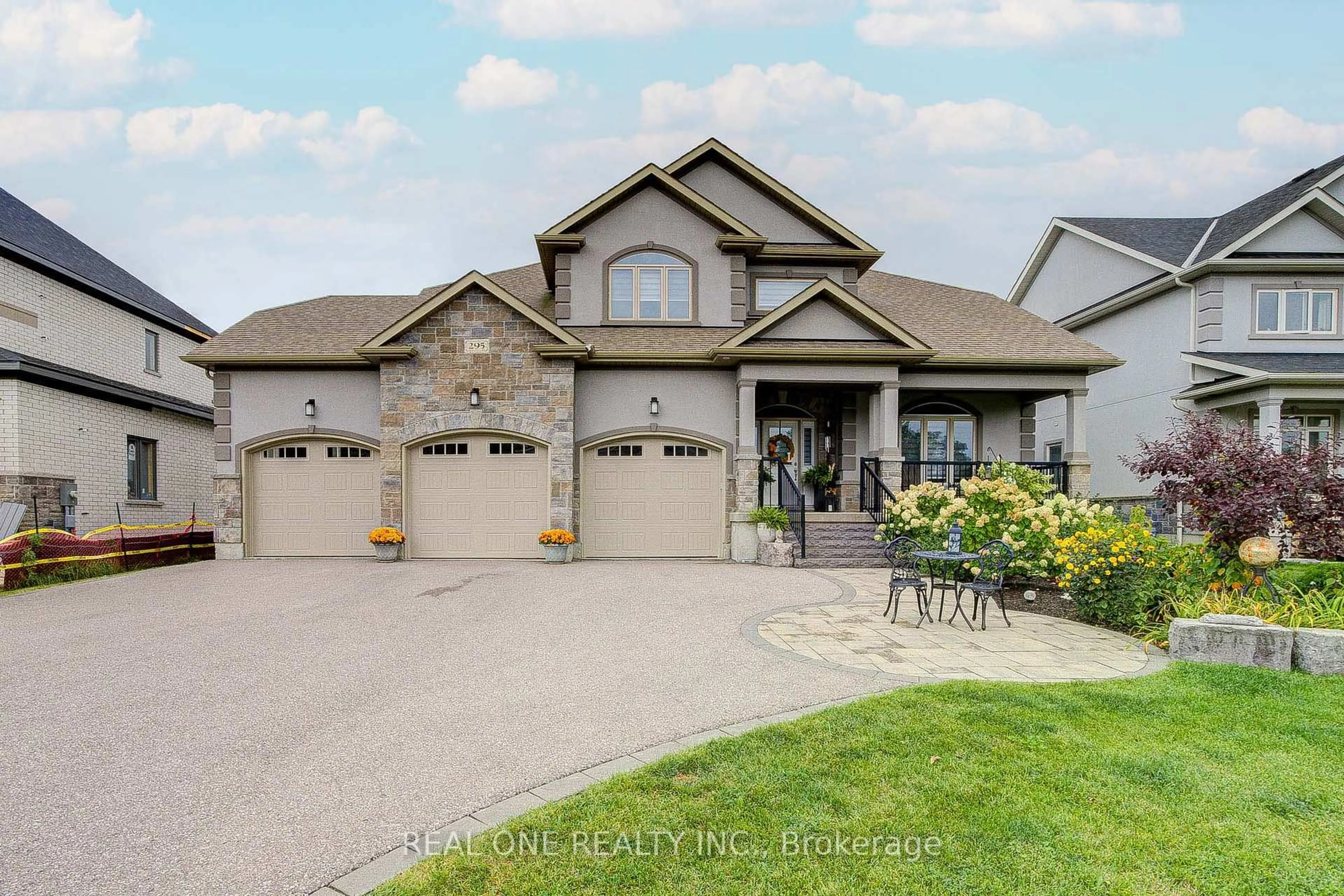 Home with brick exterior material, street for 295 Sunnybrae Ave, Innisfil Ontario L9S 0K9