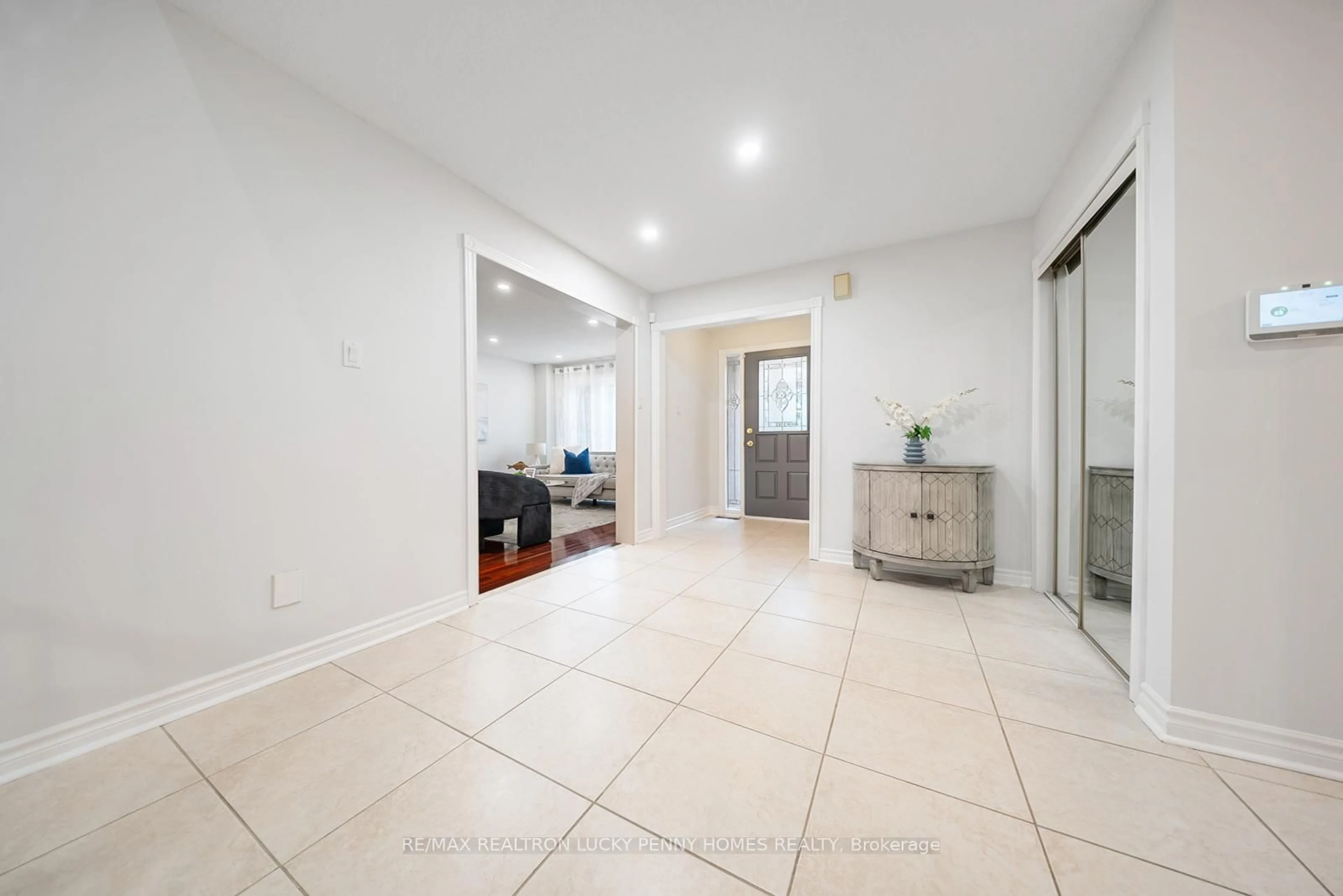 Unknown for 17 Buttonfield Rd, Markham Ontario L3R 9G1