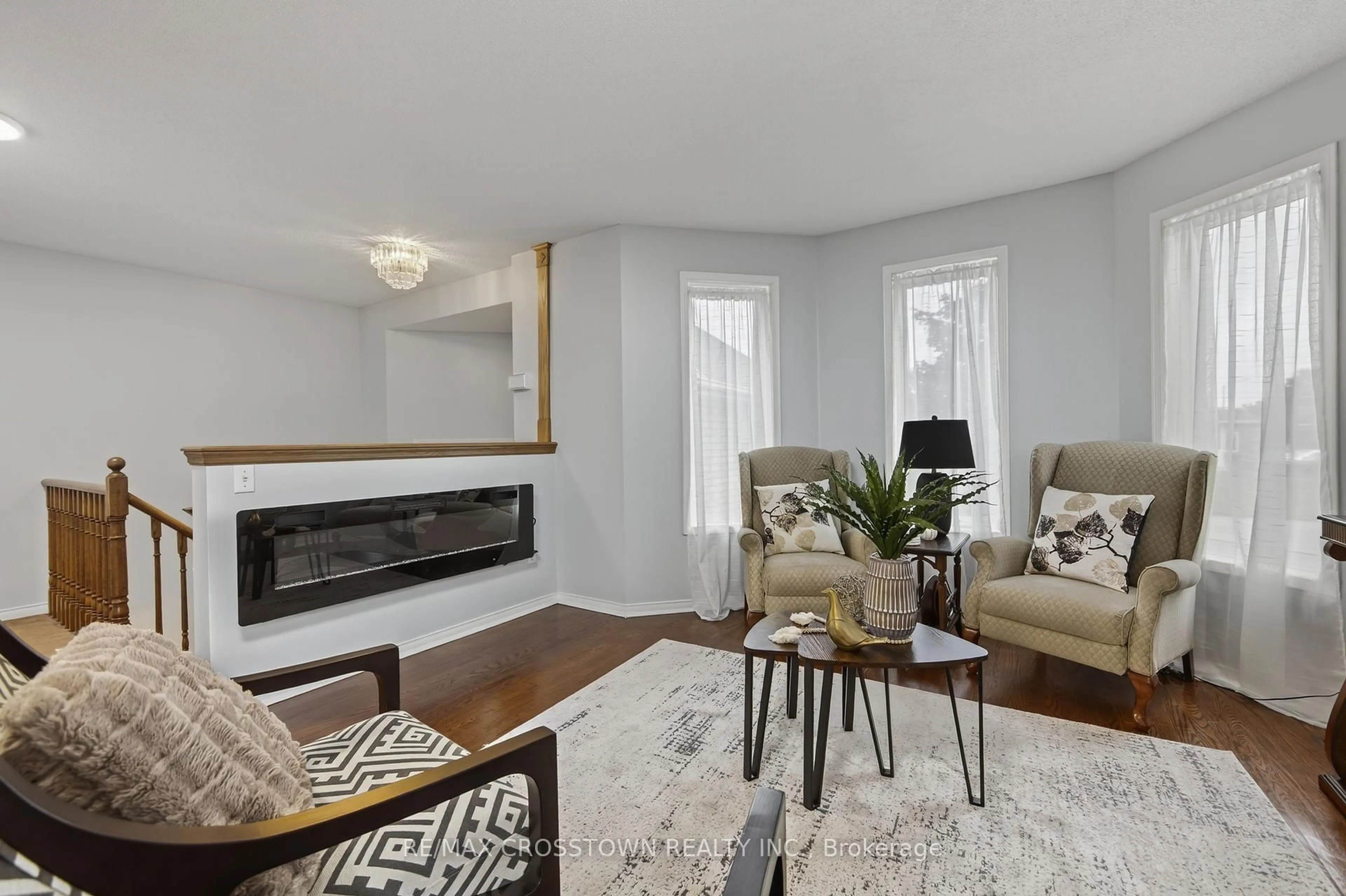 Living room with furniture, unknown for 1258 Vincent Cres, Innisfil Ontario L9S 1Z6