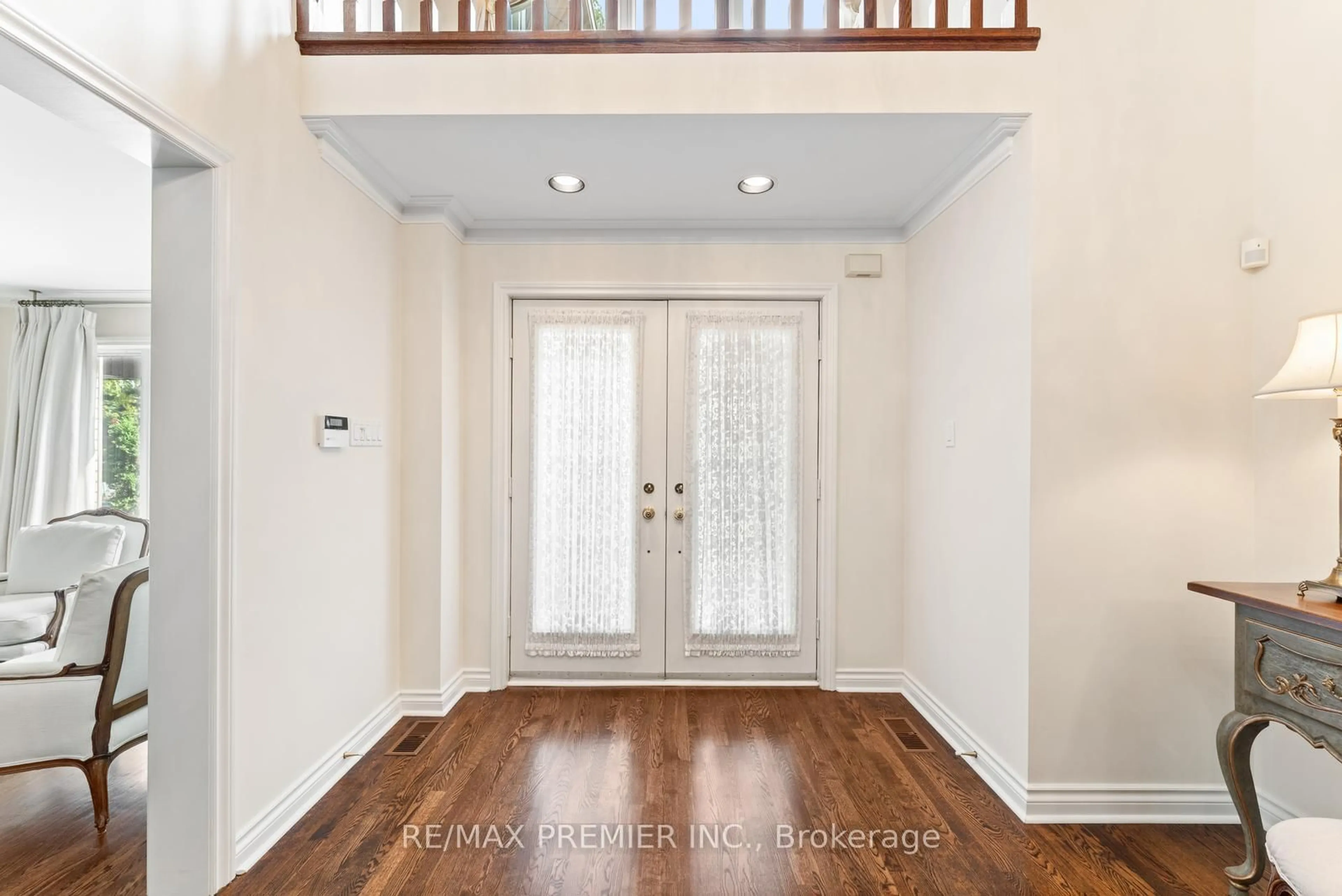 Indoor entryway for 82 Jules Ave, Vaughan Ontario L4L 1Y3