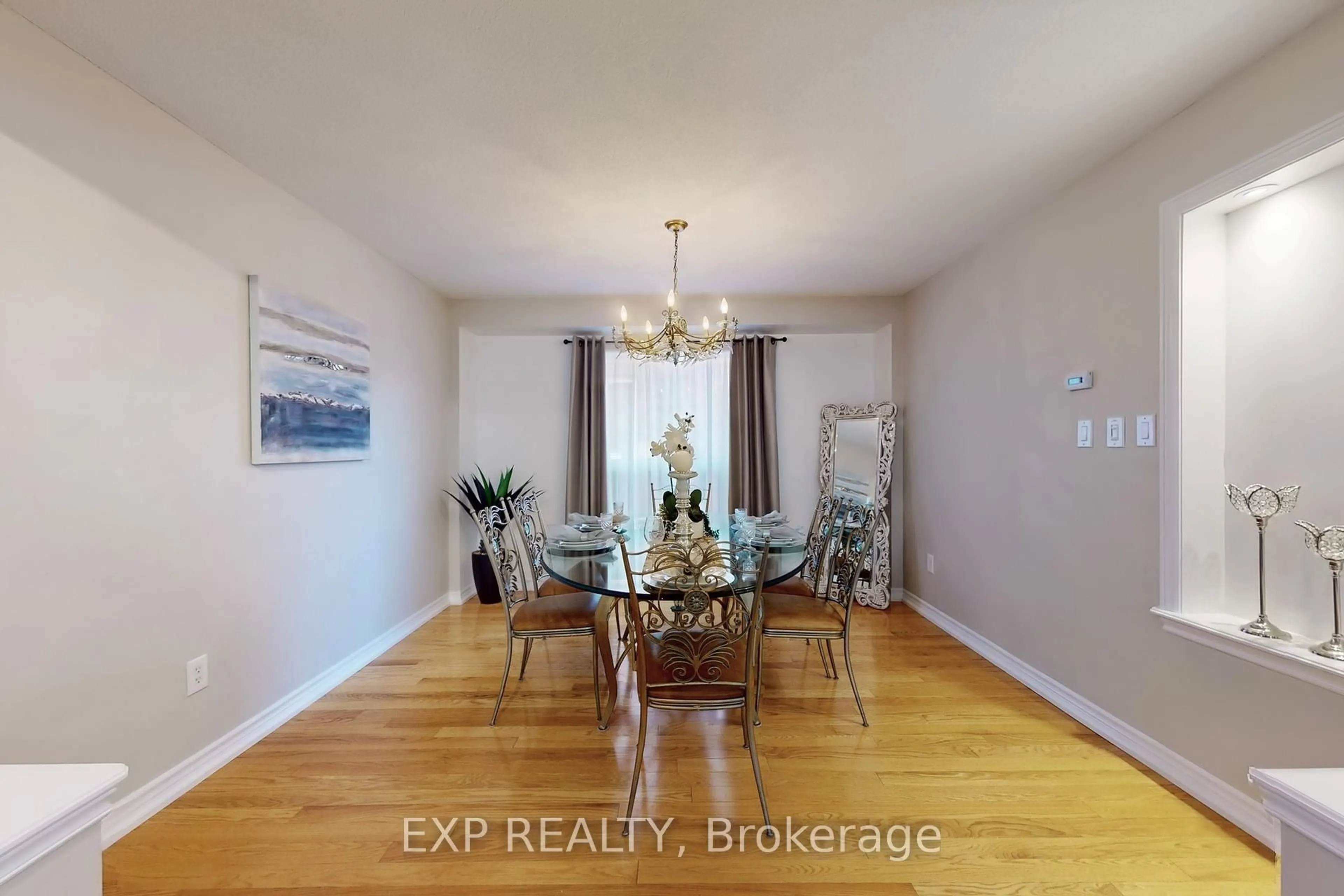Dining room, wood/laminate floor for 1511 Ceresino Cres, Innisfil Ontario L9S 0B8