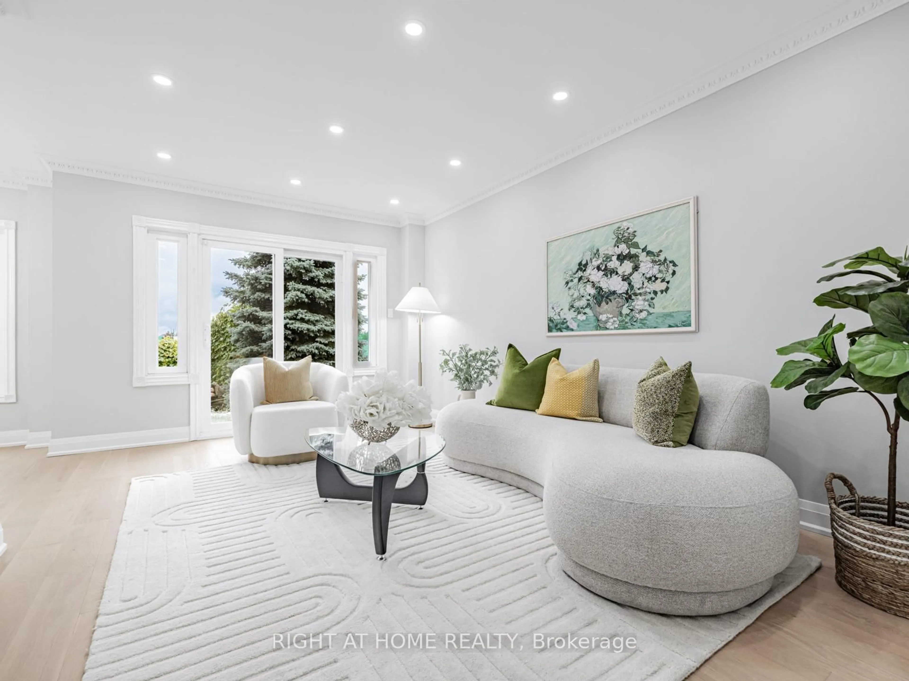 Living room with furniture, unknown for 43 farmstead Rd, Richmond Hill Ontario L4S 1W3