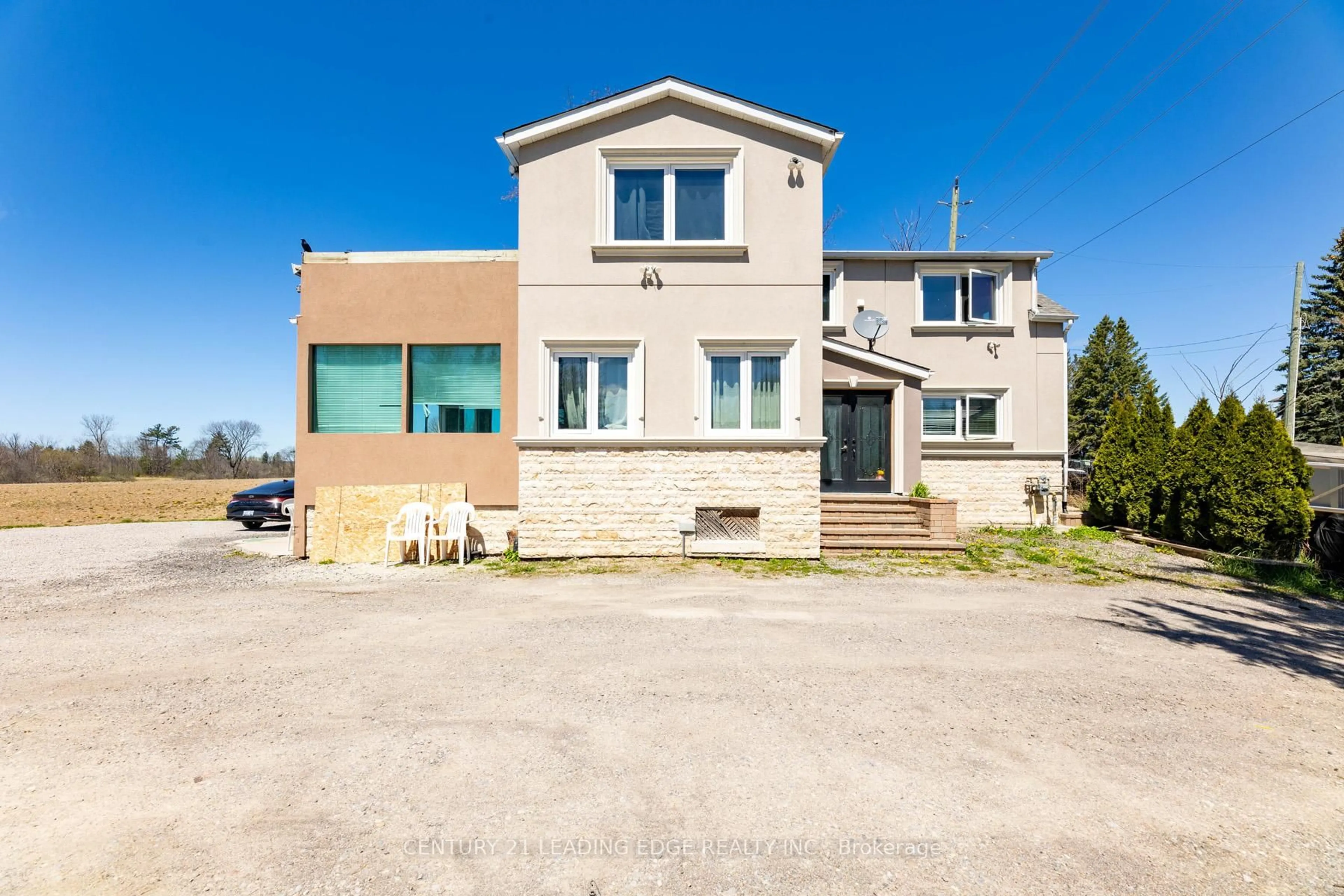 A pic from outside/outdoor area/front of a property/back of a property/a pic from drone, street for 13286 Dufferin St, King Ontario L7B 1K5