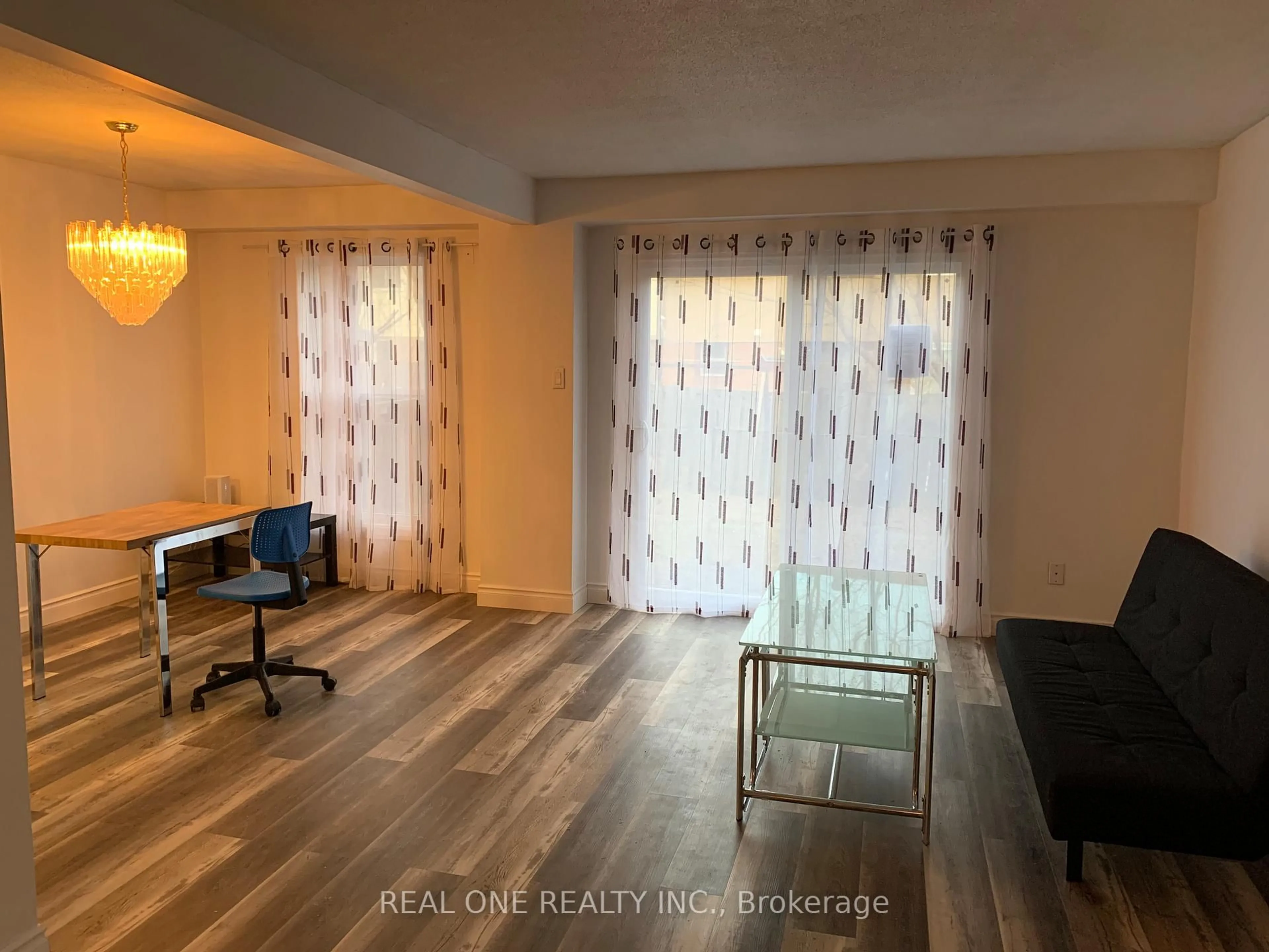 A pic of a room for 37 Middleton Crt, Markham Ontario L3R 3G6