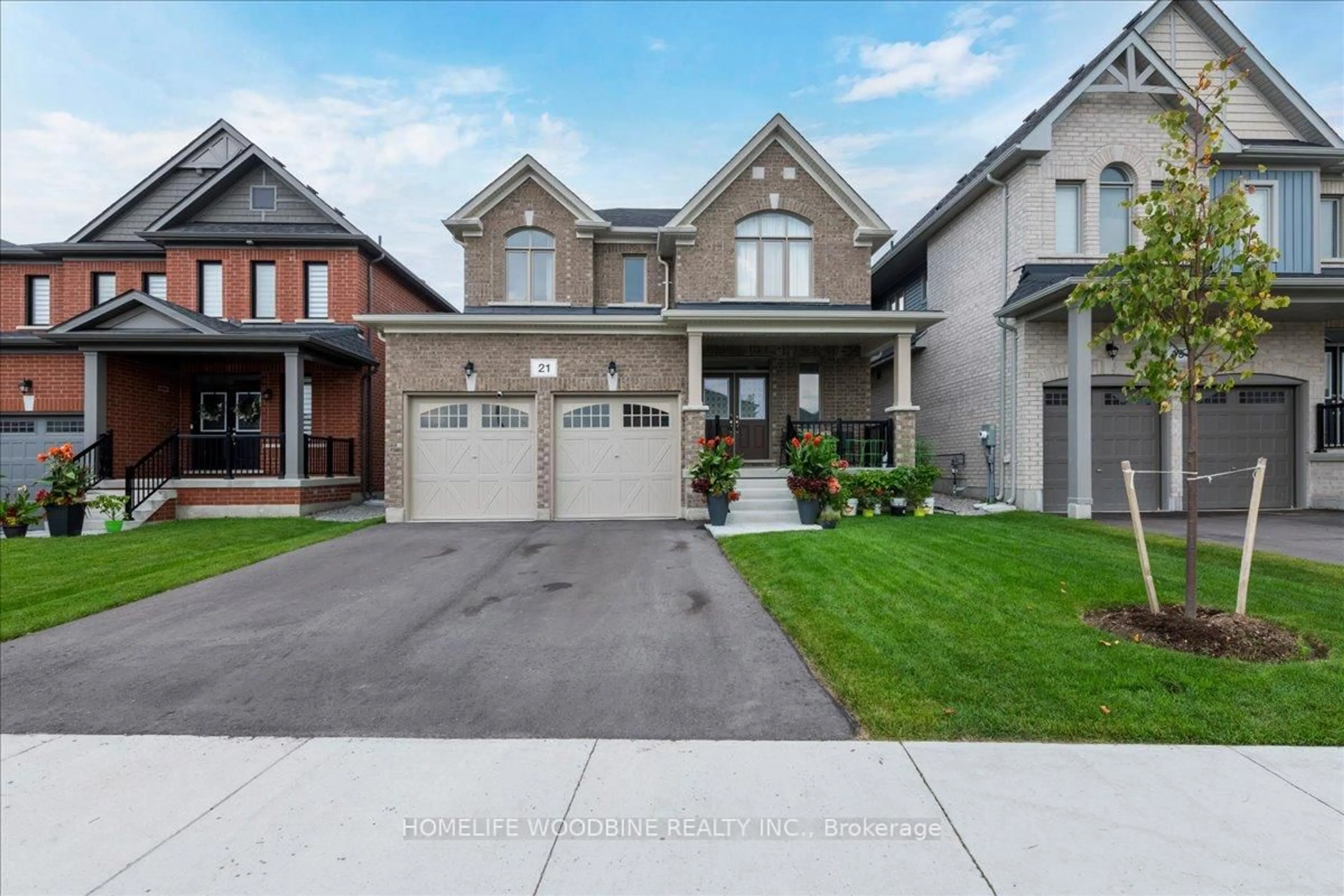 Home with brick exterior material, street for 21 Wakefield Blvd, Essa Ontario L3W 0L7