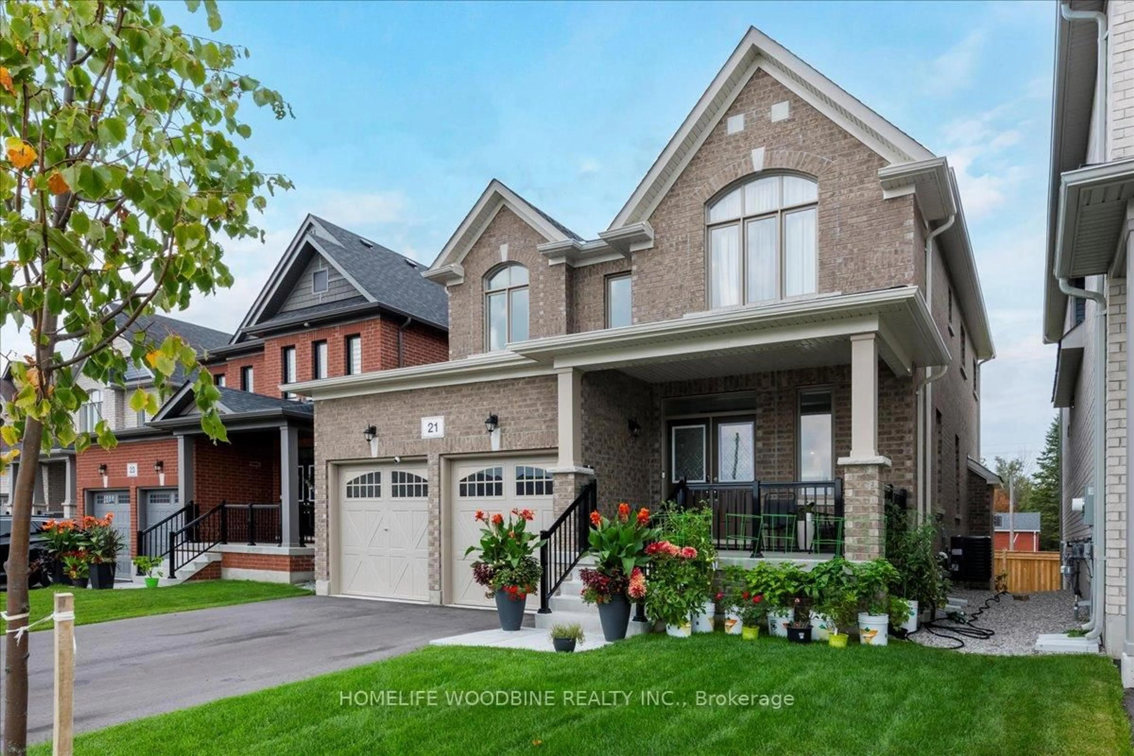 Home with brick exterior material, street for 21 Wakefield Blvd, Essa Ontario L3W 0L7